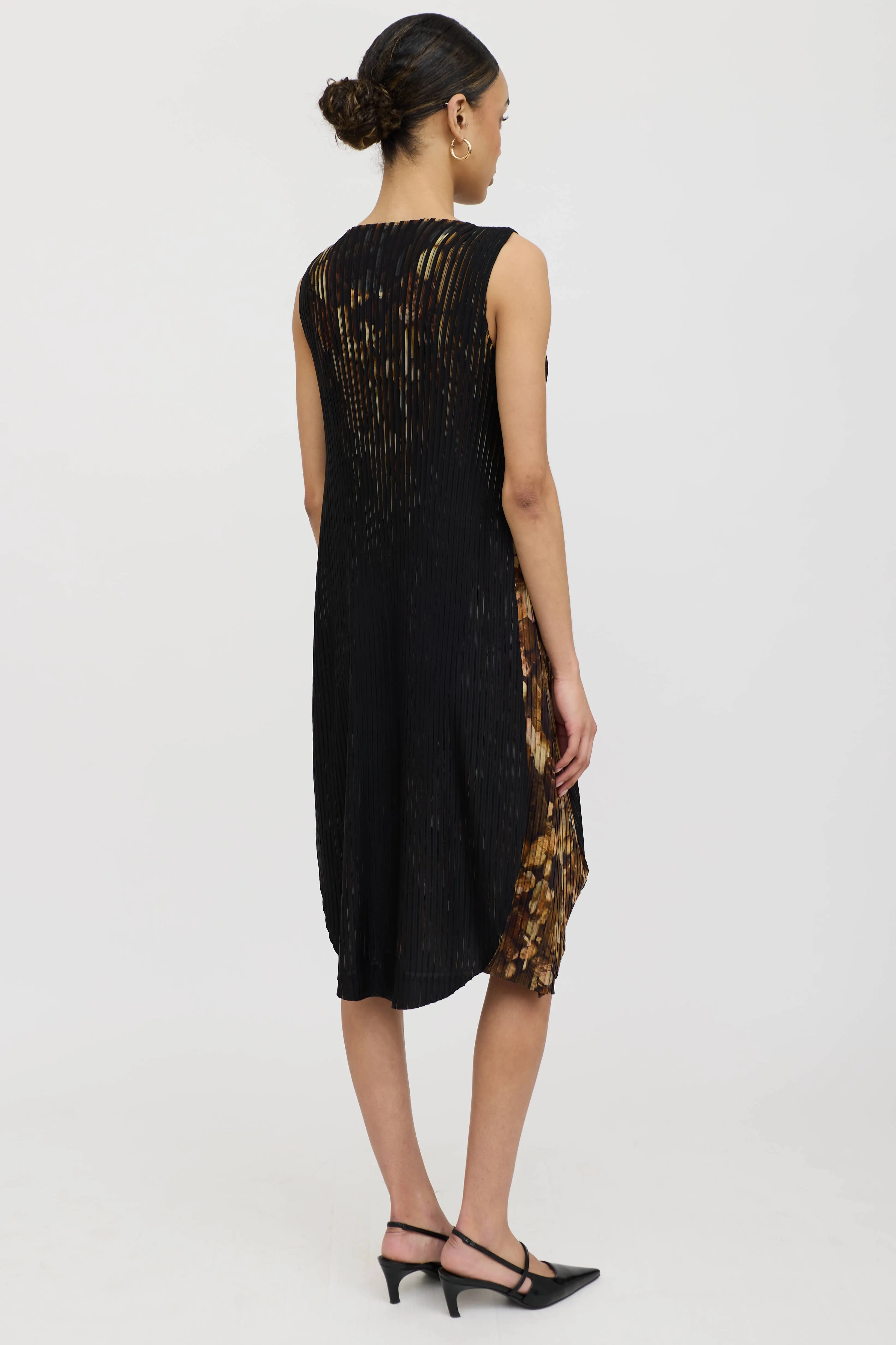 Pebble Pleated Dress sold by VSP Consignment product image thumbnail 5