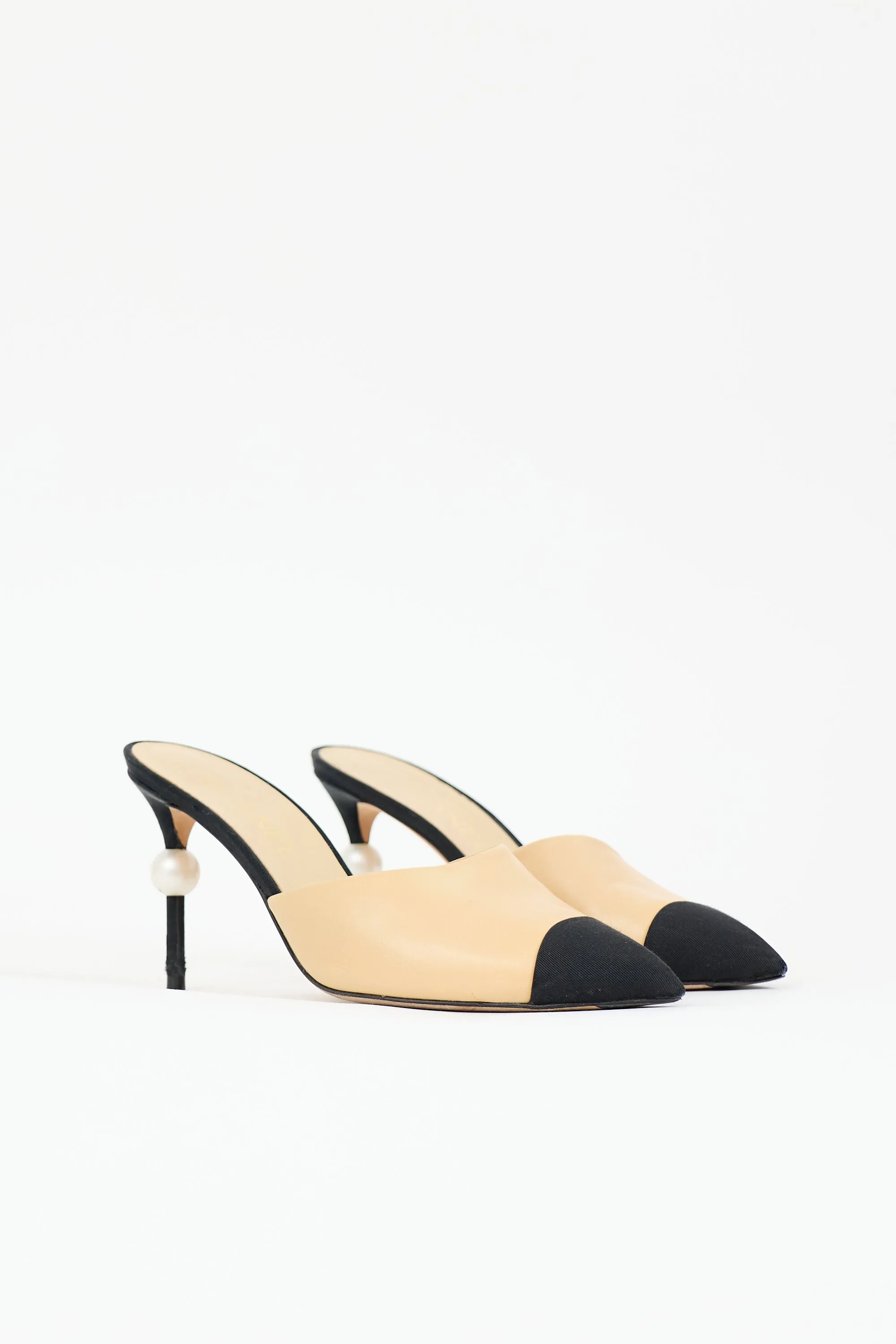 Leather CC Pearl Mule sold by VSP Consignment product image thumbnail 3