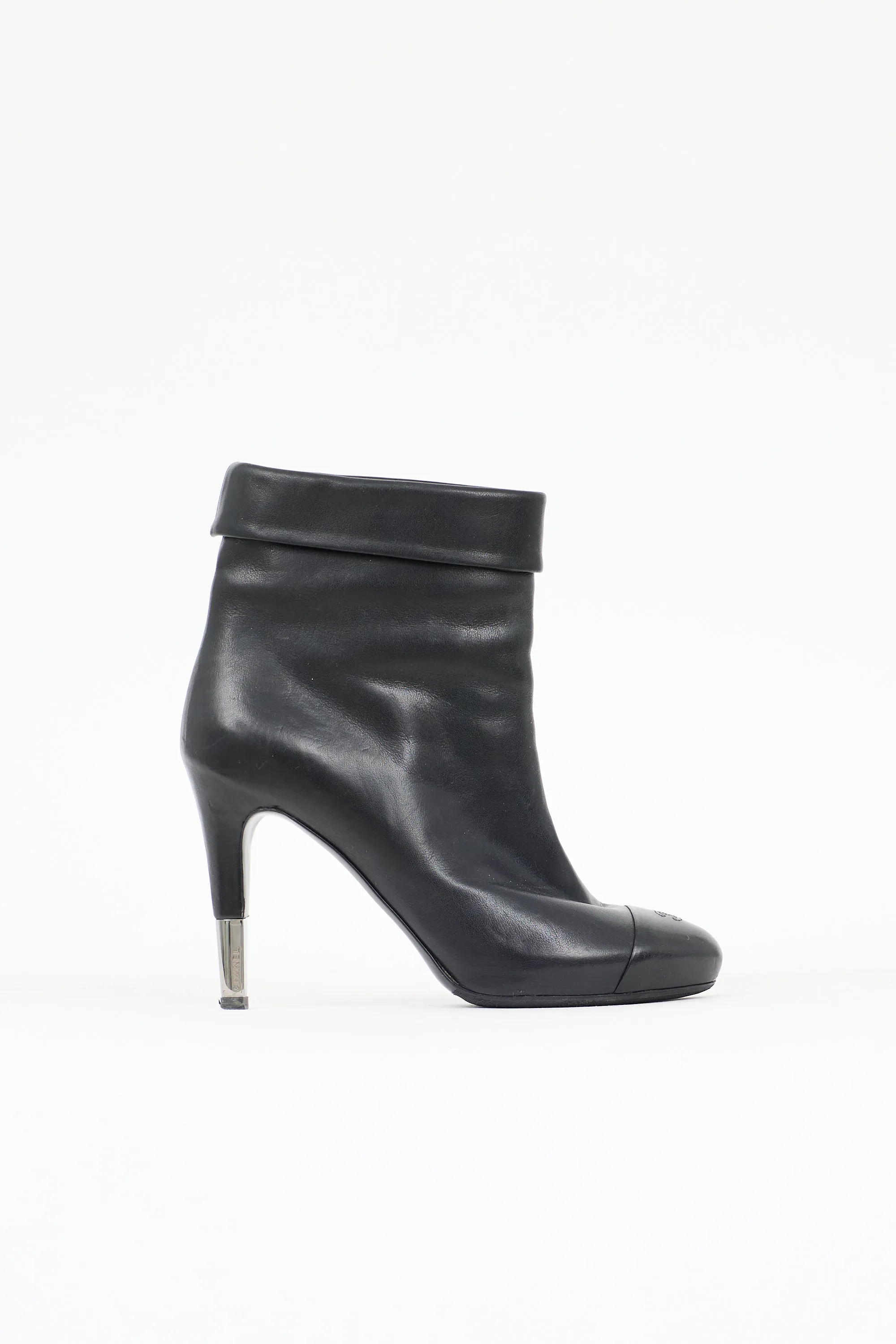 Leather Folded Collar Boot sold by VSP Consignment