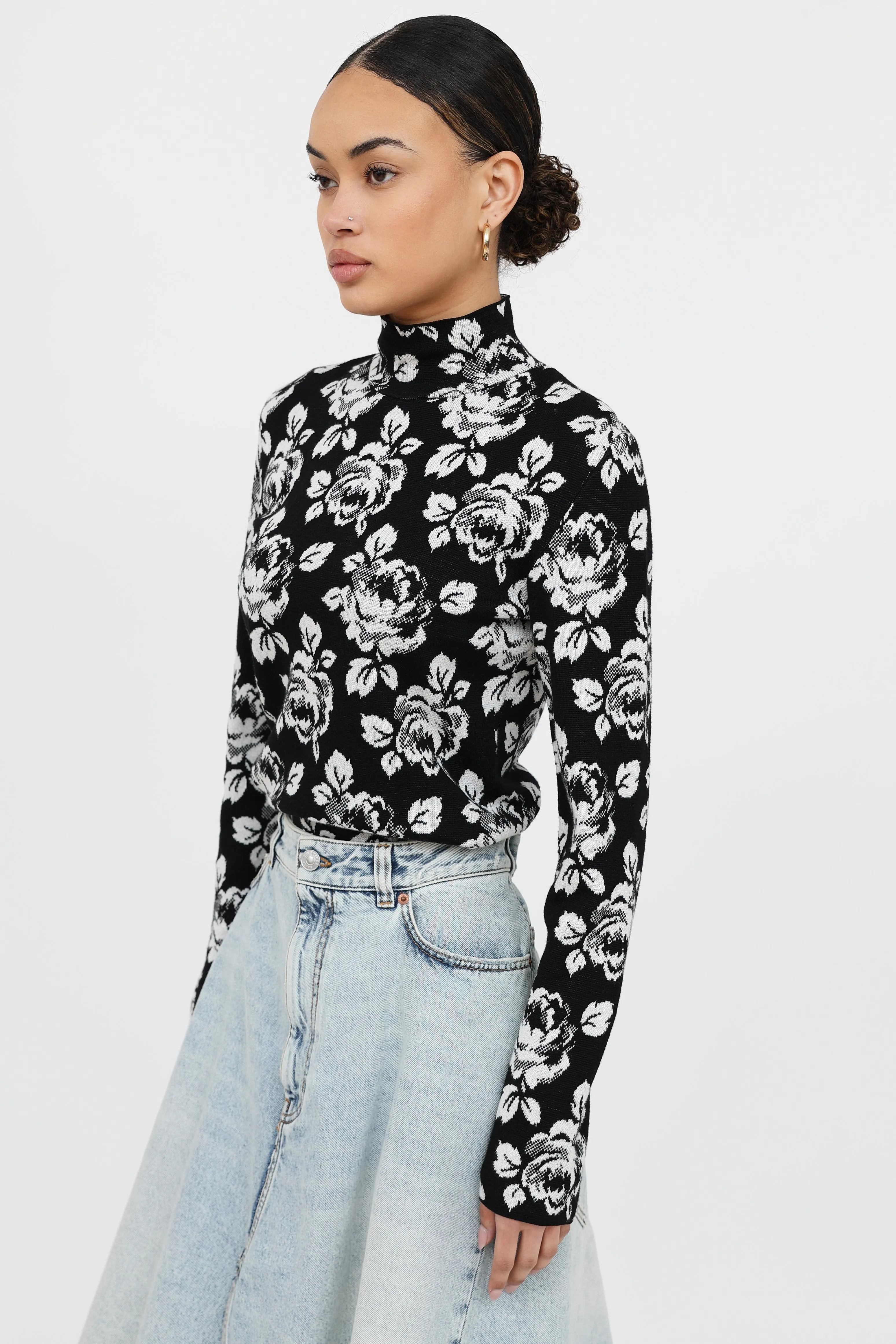 Knit Floral Top sold by VSP Consignment product image thumbnail 3