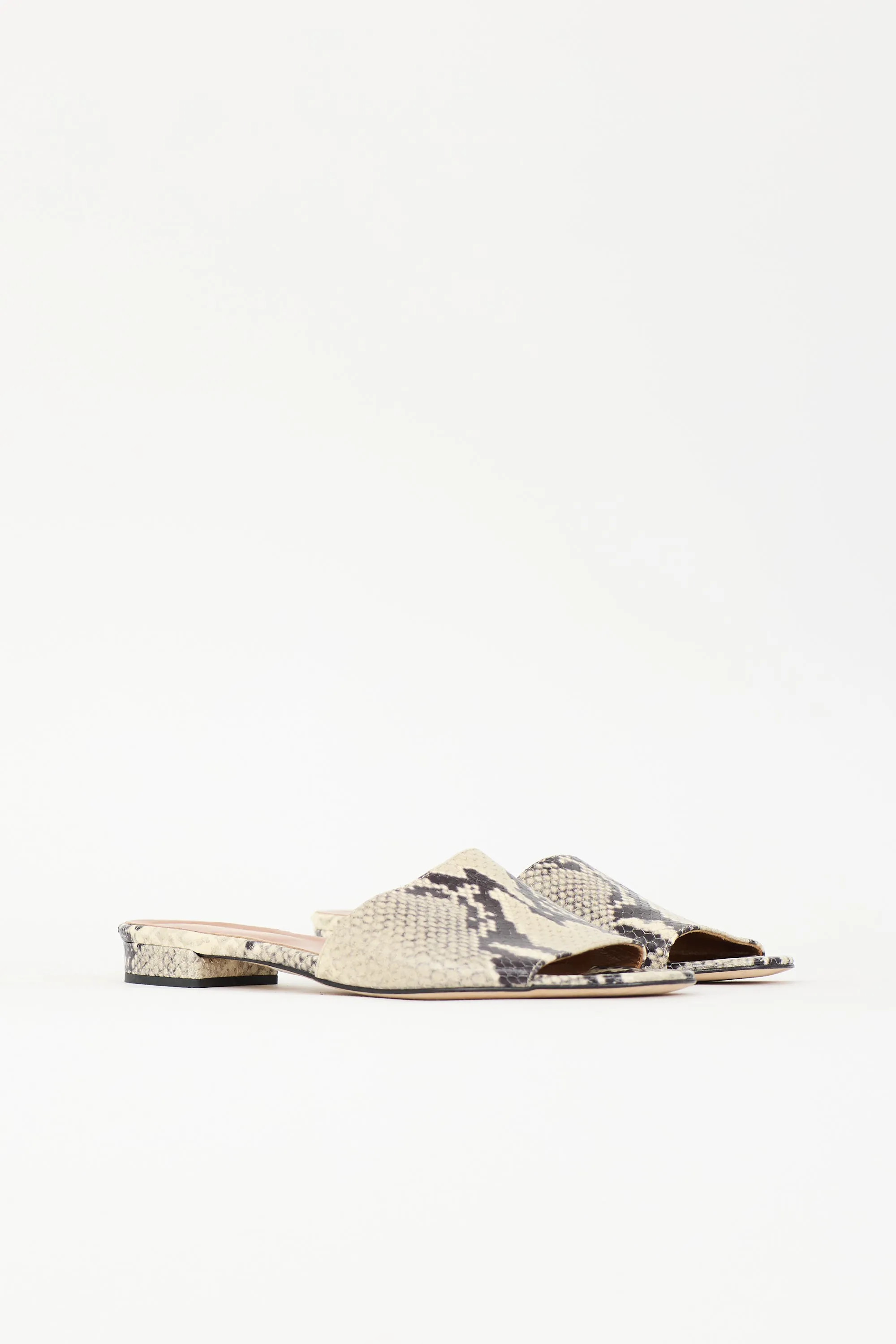 Printed Leather Slide sold by VSP Consignment product image thumbnail 3