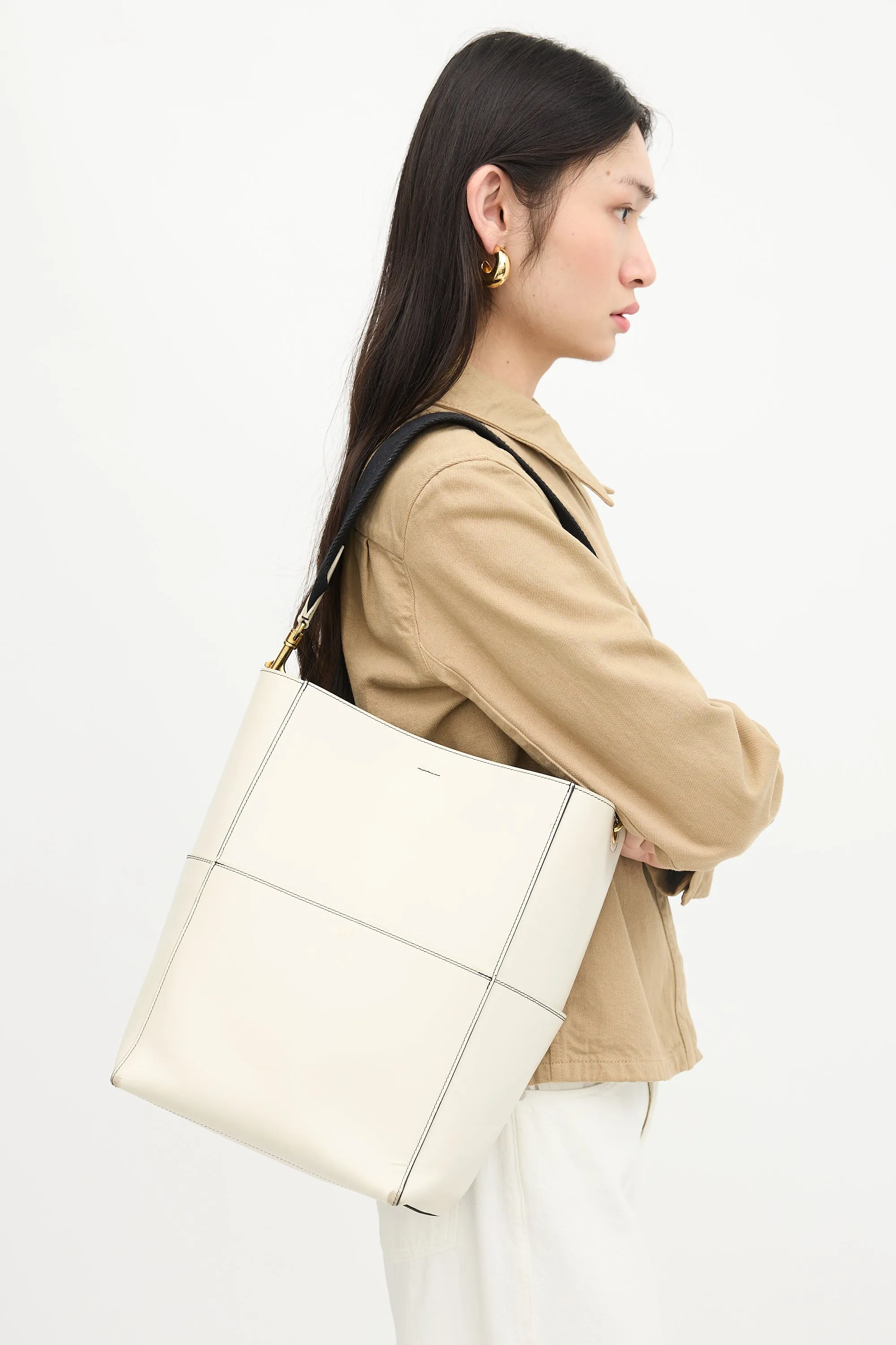 2016 Leather Sangle Seau Bucket Bag sold by VSP Consignment product image thumbnail 4