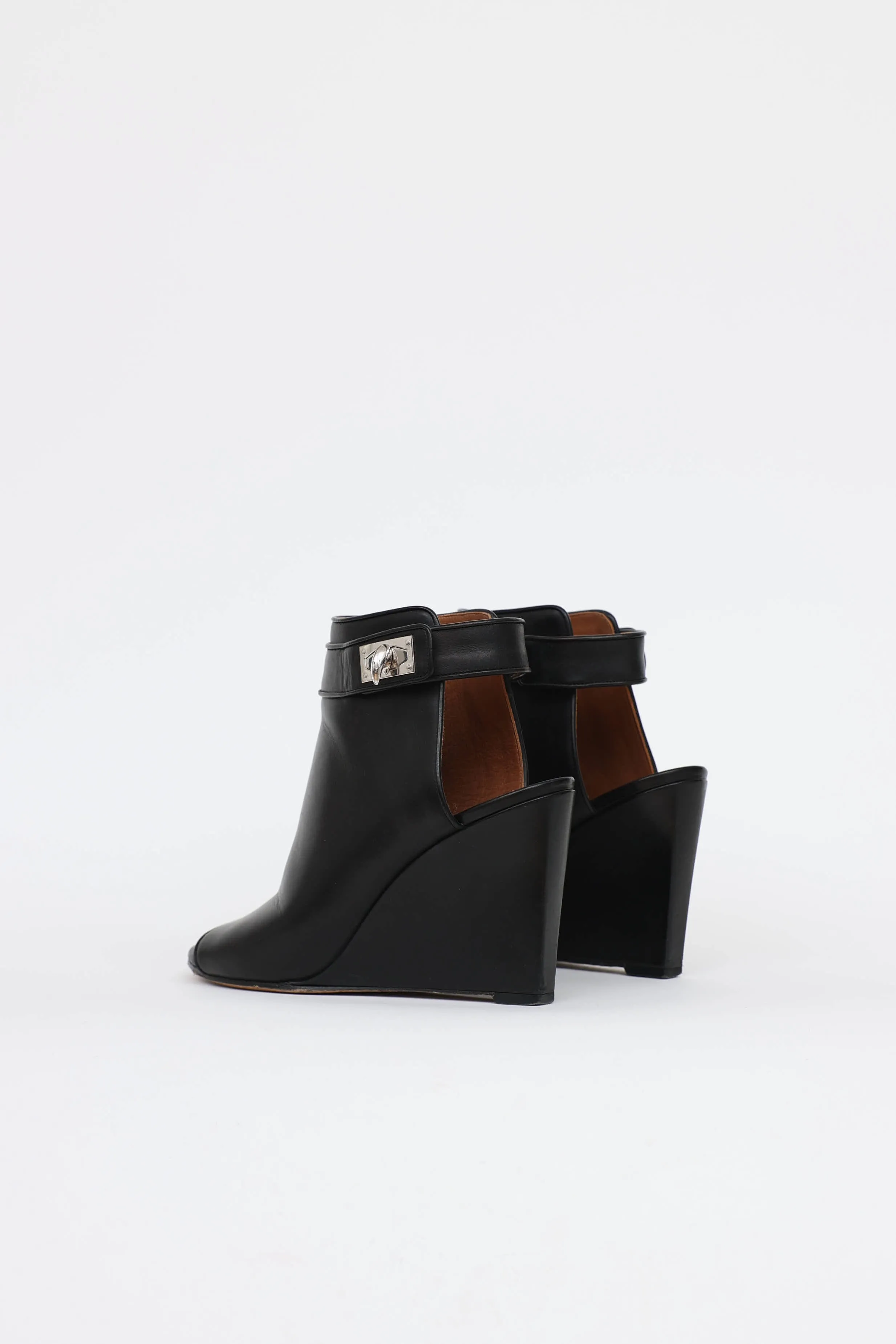 Shark Lock Wedge sold by VSP Consignment product image thumbnail 4