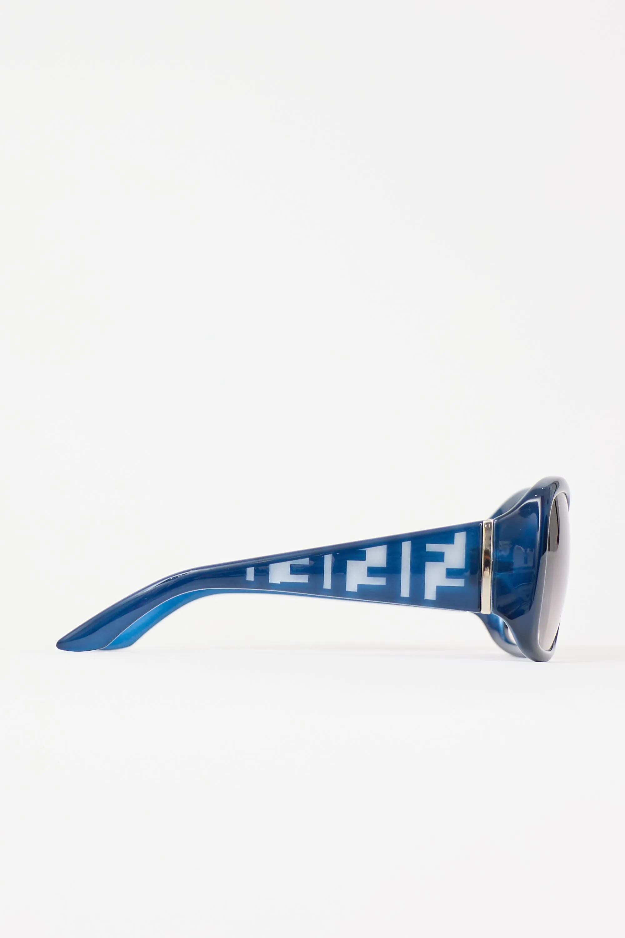 FS5196 Oversized Sunglasses sold by VSP Consignment product image thumbnail 3