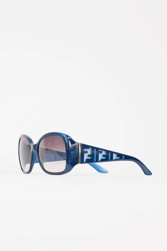 FS5196 Oversized Sunglasses made by Fendi