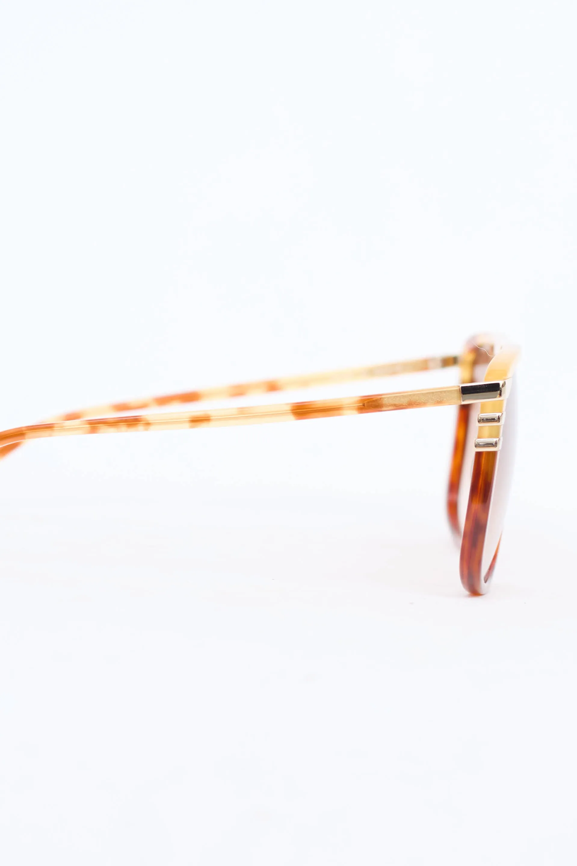 CH0104S Square Sunglasses sold by VSP Consignment product image thumbnail 3