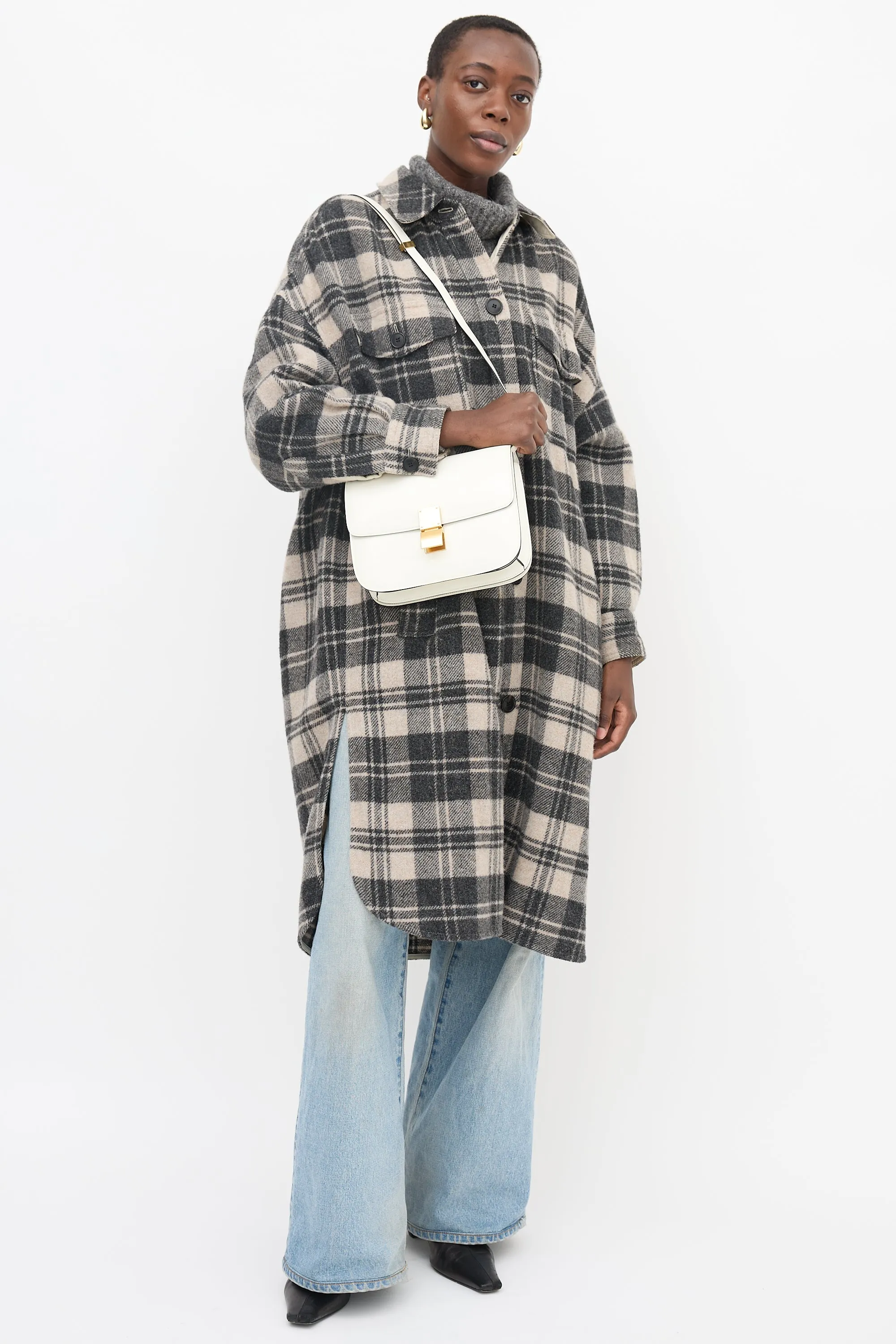 2016 Patent Medium Classic Bag sold by VSP Consignment product image thumbnail 3