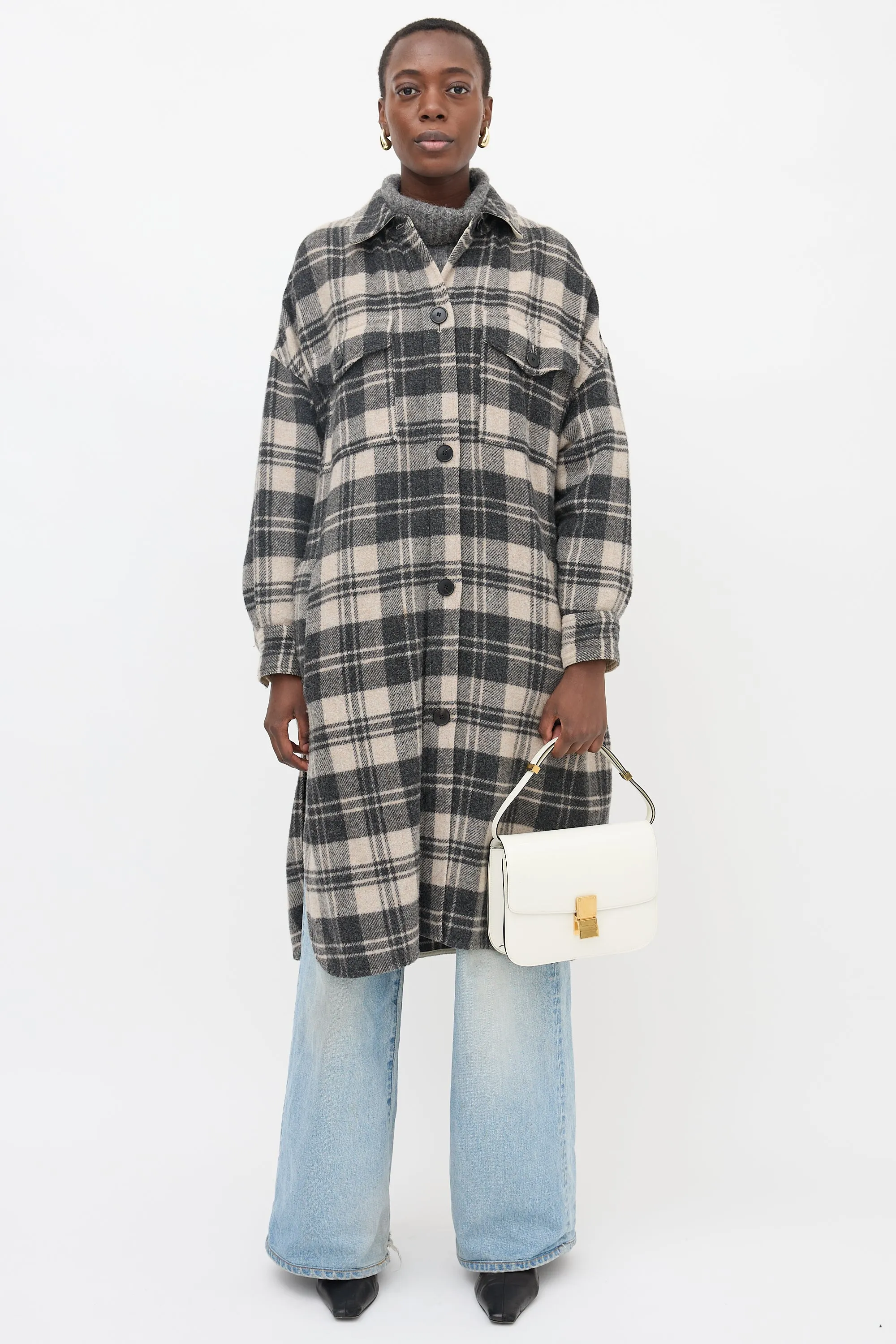 2016 Patent Medium Classic Bag sold by VSP Consignment product image thumbnail 5