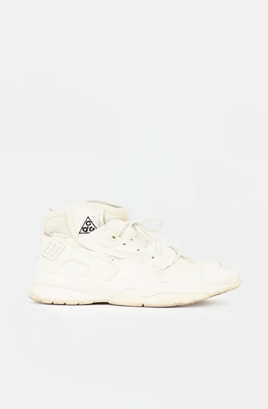 X Nike Air Mowabb Sneaker made by Comme des Garcons