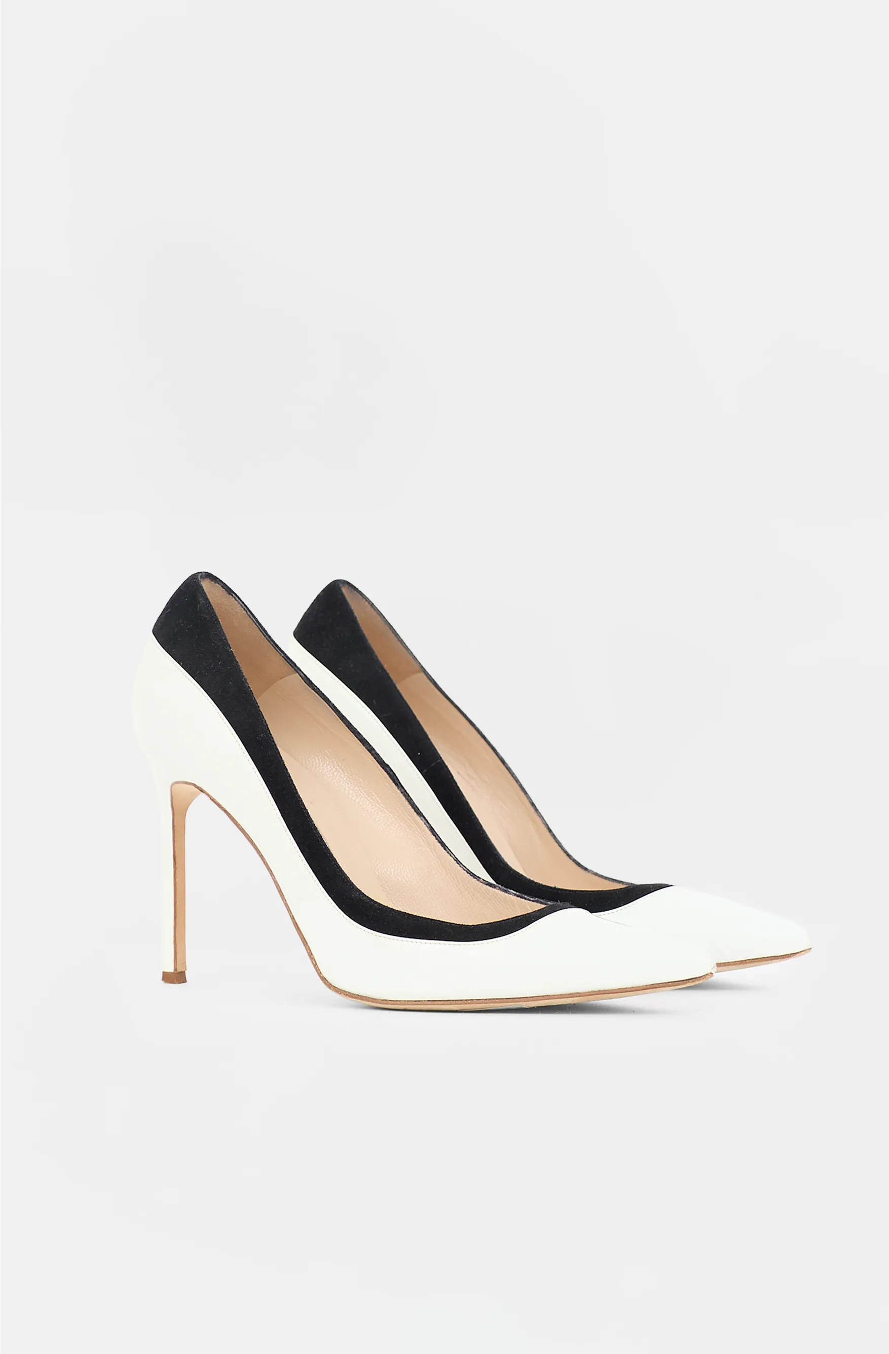 Patent Trimmed Pump sold by VSP Consignment product image thumbnail 2
