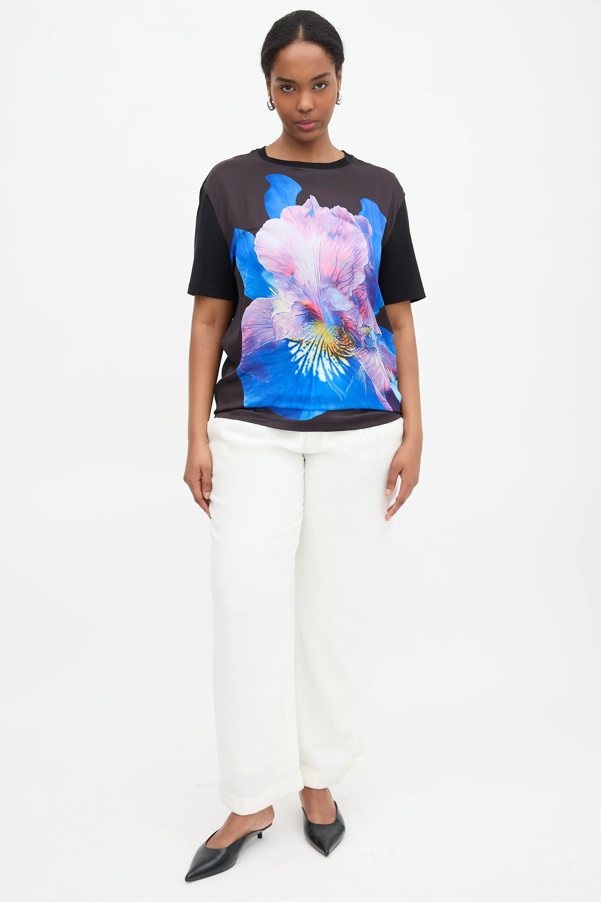 Floral Graphic T-Shirt sold by VSP Consignment product image thumbnail 2