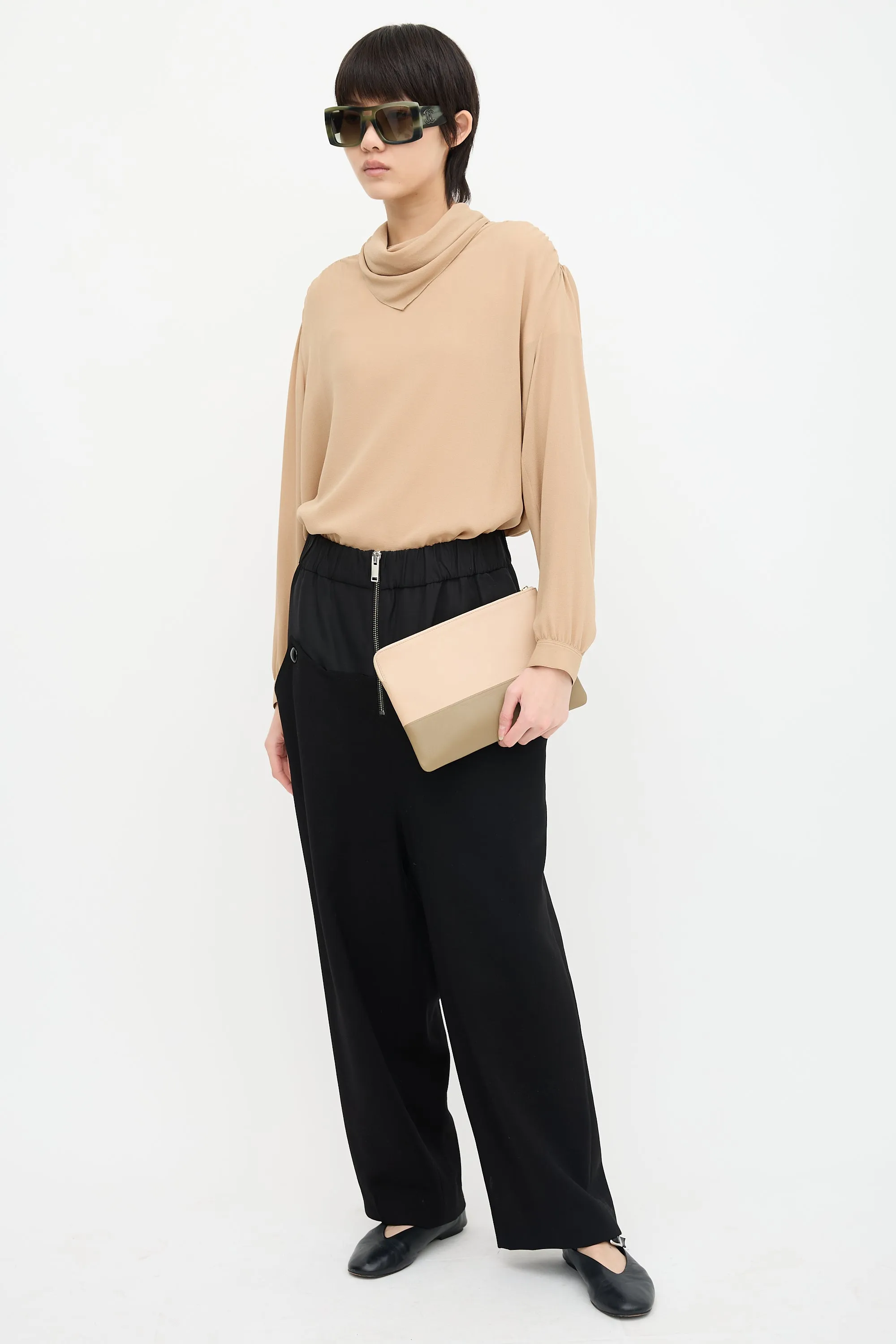 2012 Leather Two Tone Clutch Bag sold by VSP Consignment product image thumbnail 3