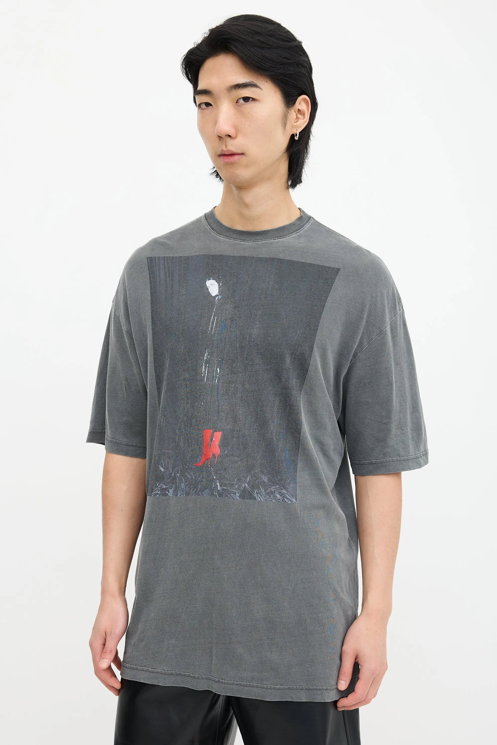 2017 Faded Graphic T-Shirt sold by VSP Consignment product image thumbnail 3