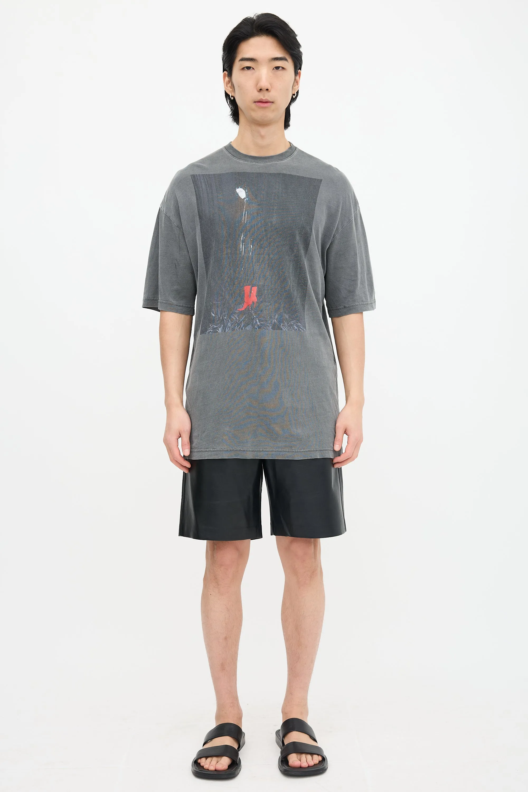 2017 Faded Graphic T-Shirt sold by VSP Consignment product image thumbnail 2