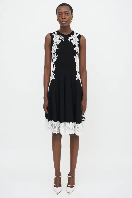 Merino Wool & Lace Dress made by Oscar de la Renta