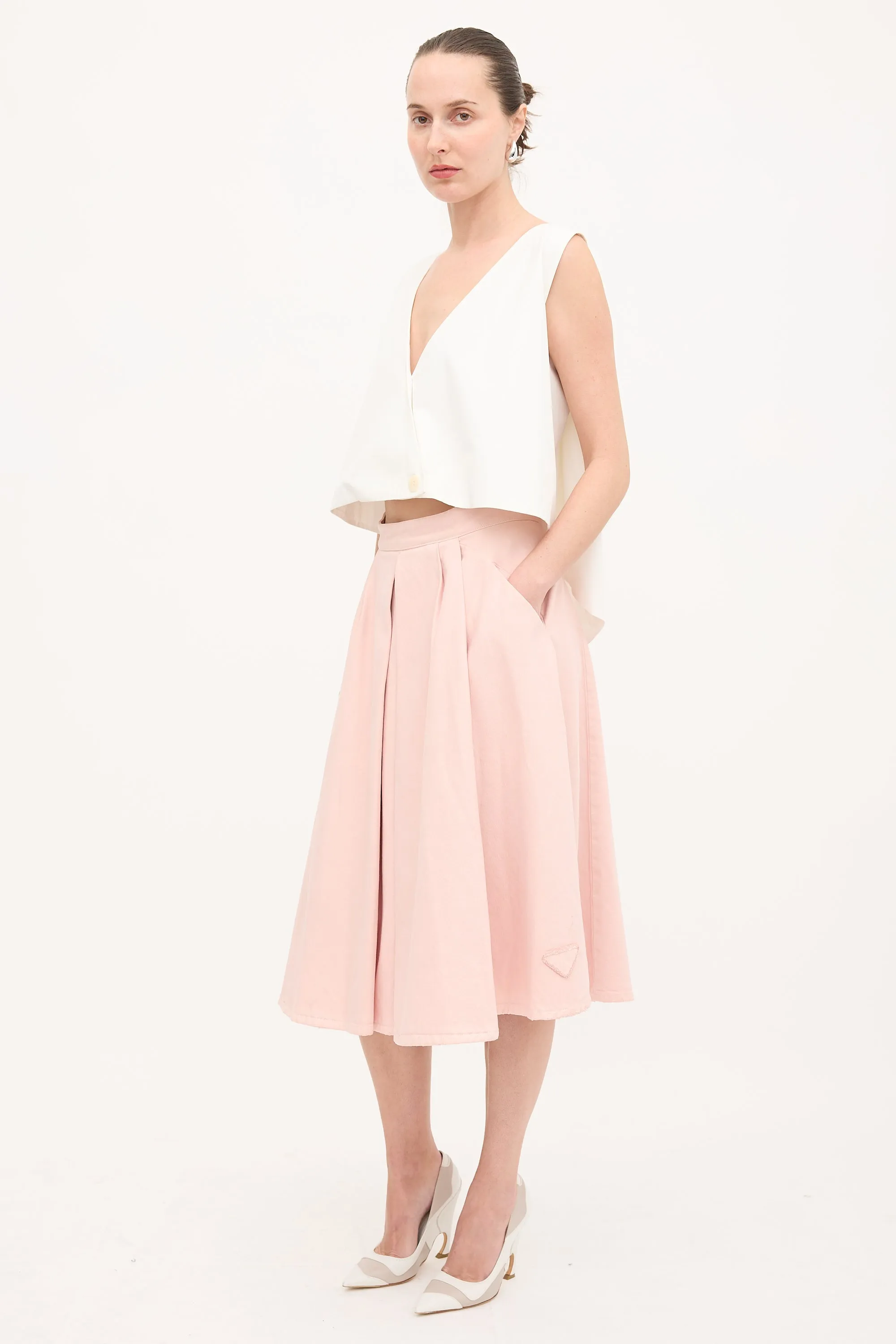 2019 Twill Logo Pleated Skirt sold by VSP Consignment product image thumbnail 3