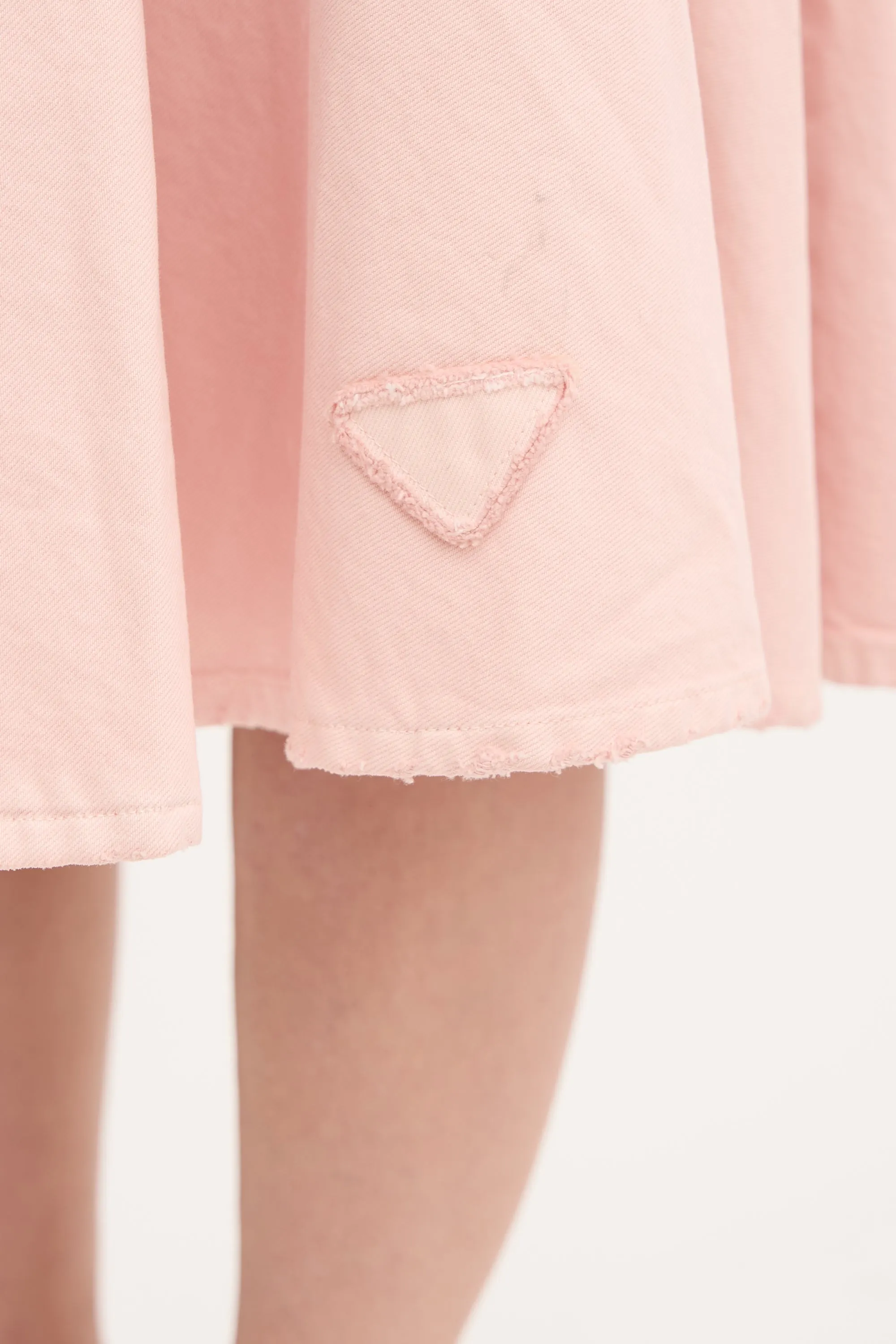 2019 Twill Logo Pleated Skirt sold by VSP Consignment product image thumbnail 2