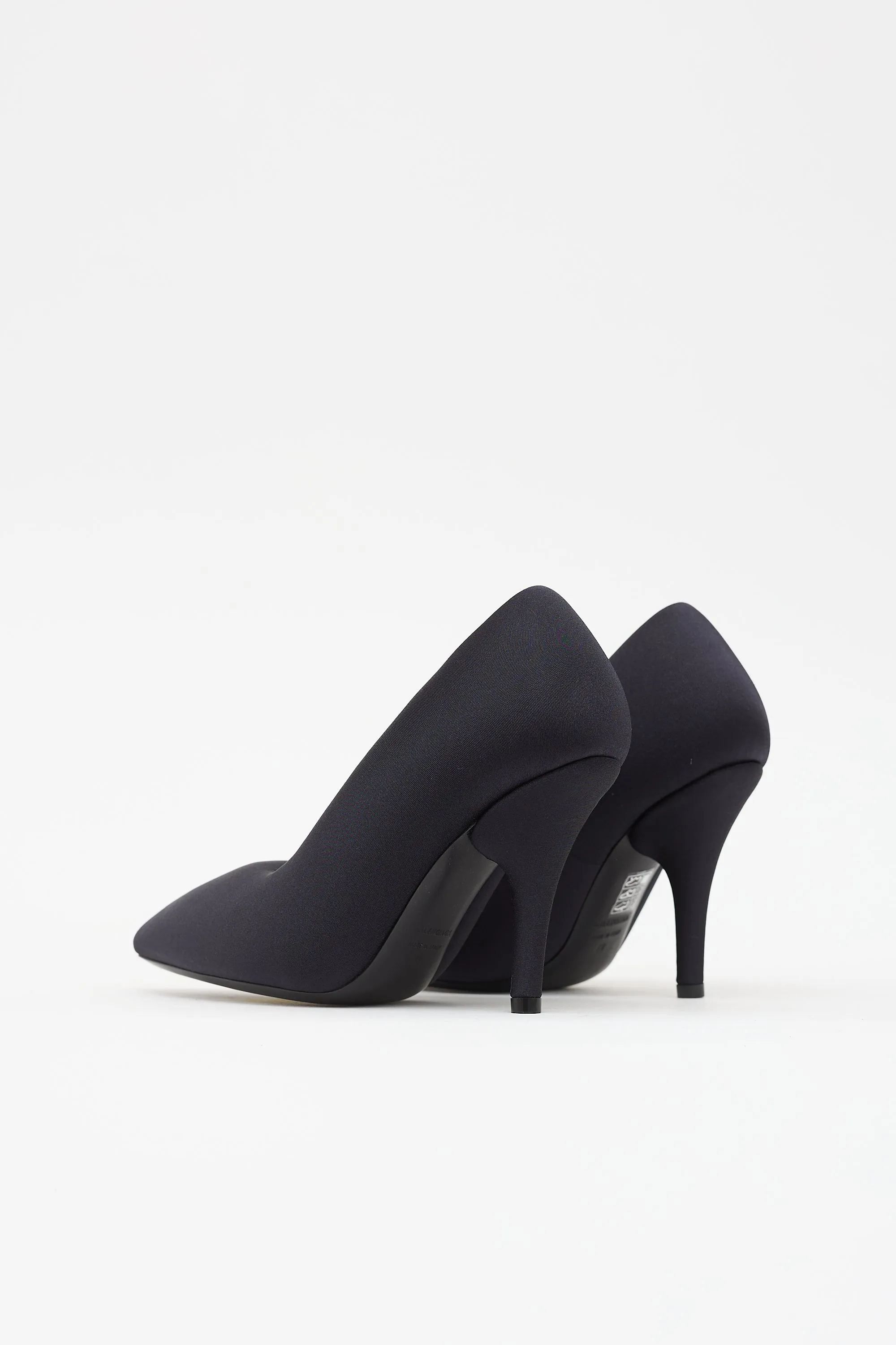 XL Padded Pump sold by VSP Consignment product image thumbnail 4
