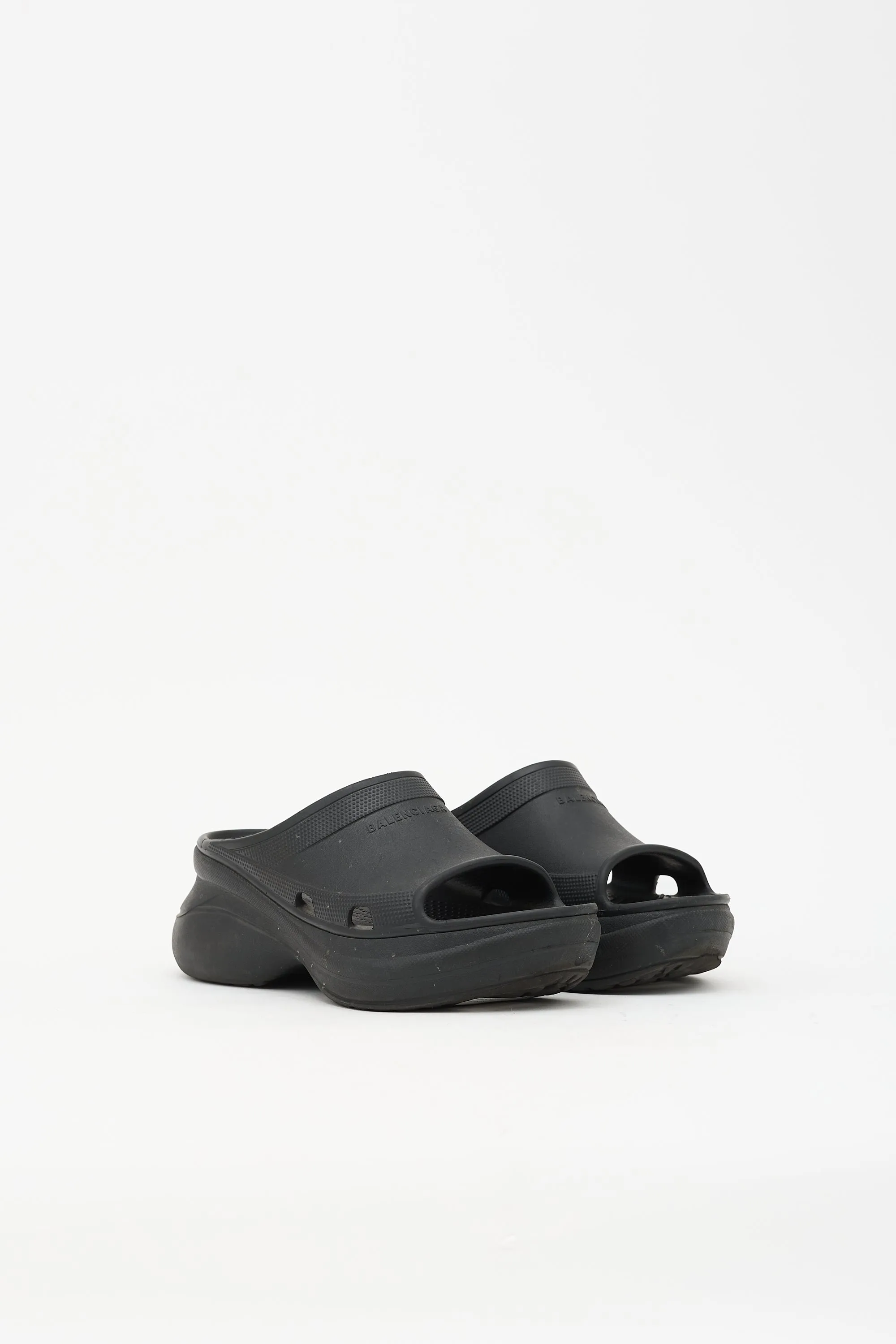 x Crocs Pool Slide sold by VSP Consignment product image thumbnail 3