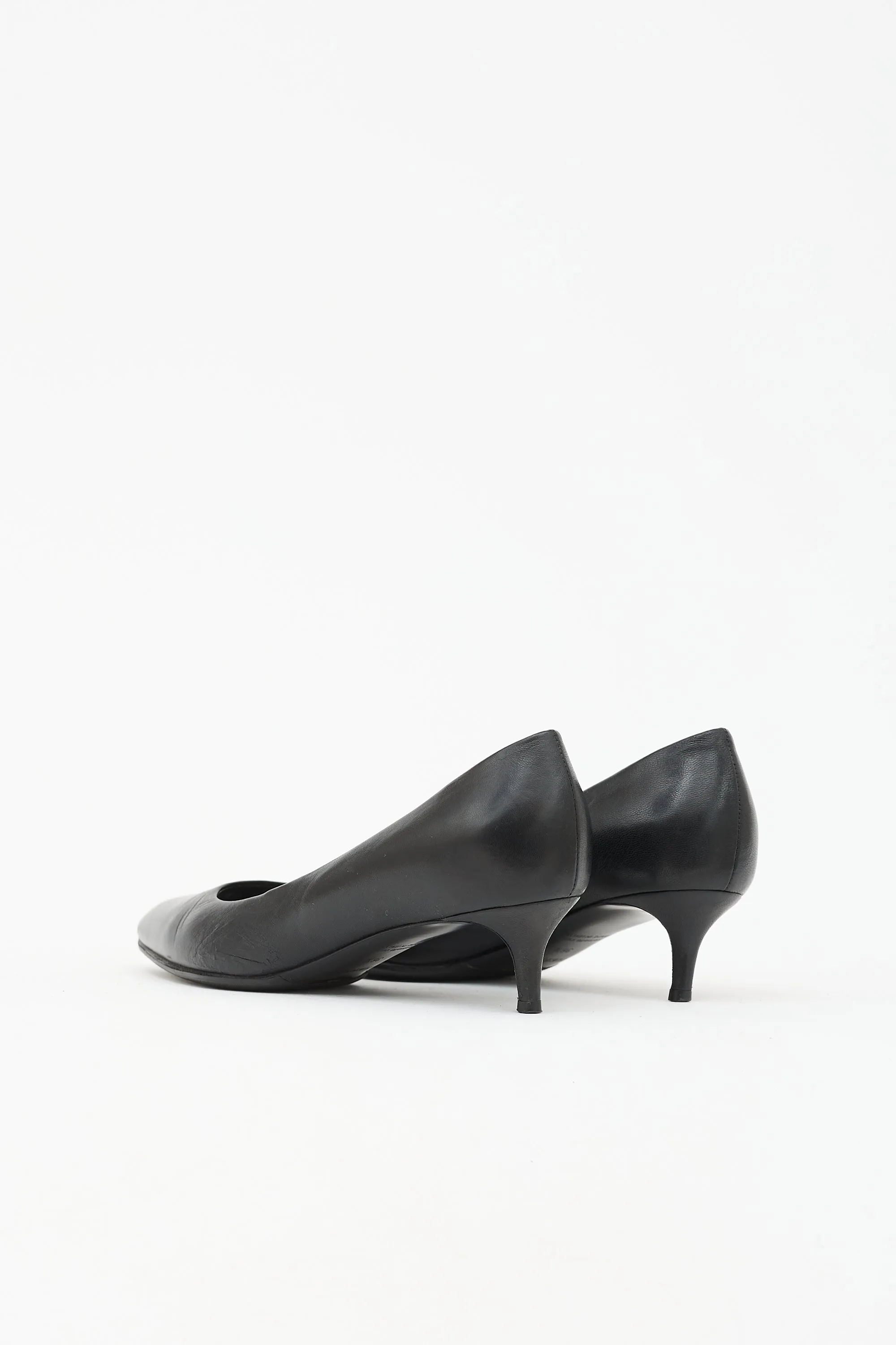 Leather Vicky 40 Pump sold by VSP Consignment product image thumbnail 4