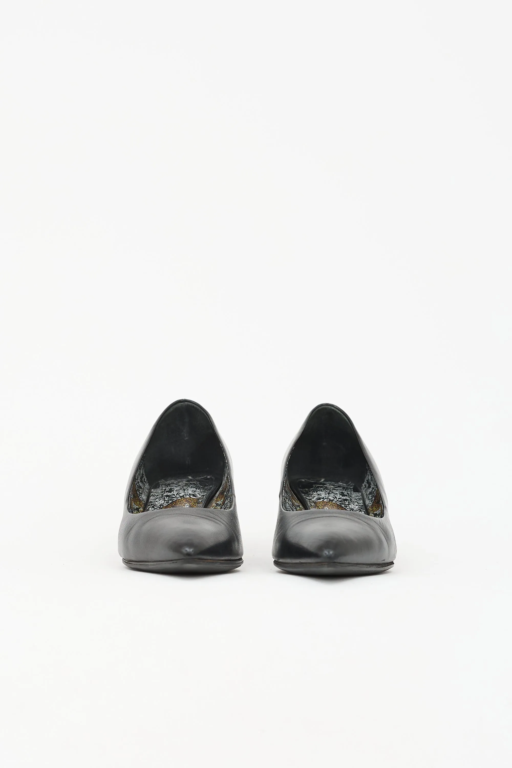 Leather Vicky 40 Pump sold by VSP Consignment product image thumbnail 3