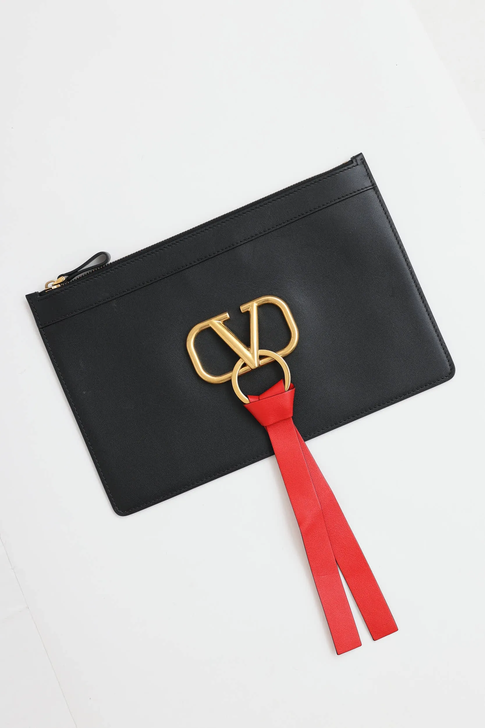 V-Ring leather Pouch sold by VSP Consignment product image thumbnail 3