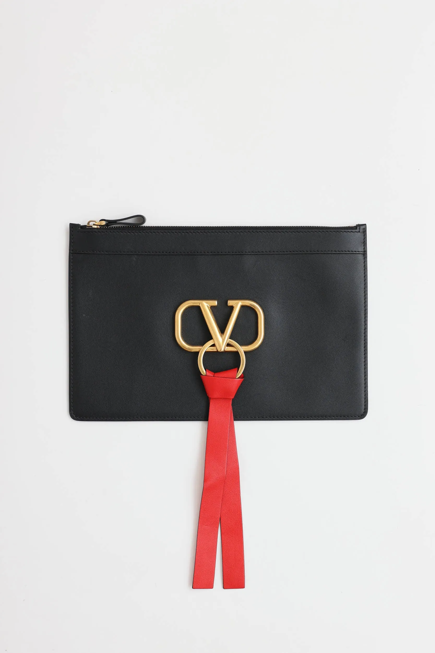 V-Ring leather Pouch sold by VSP Consignment