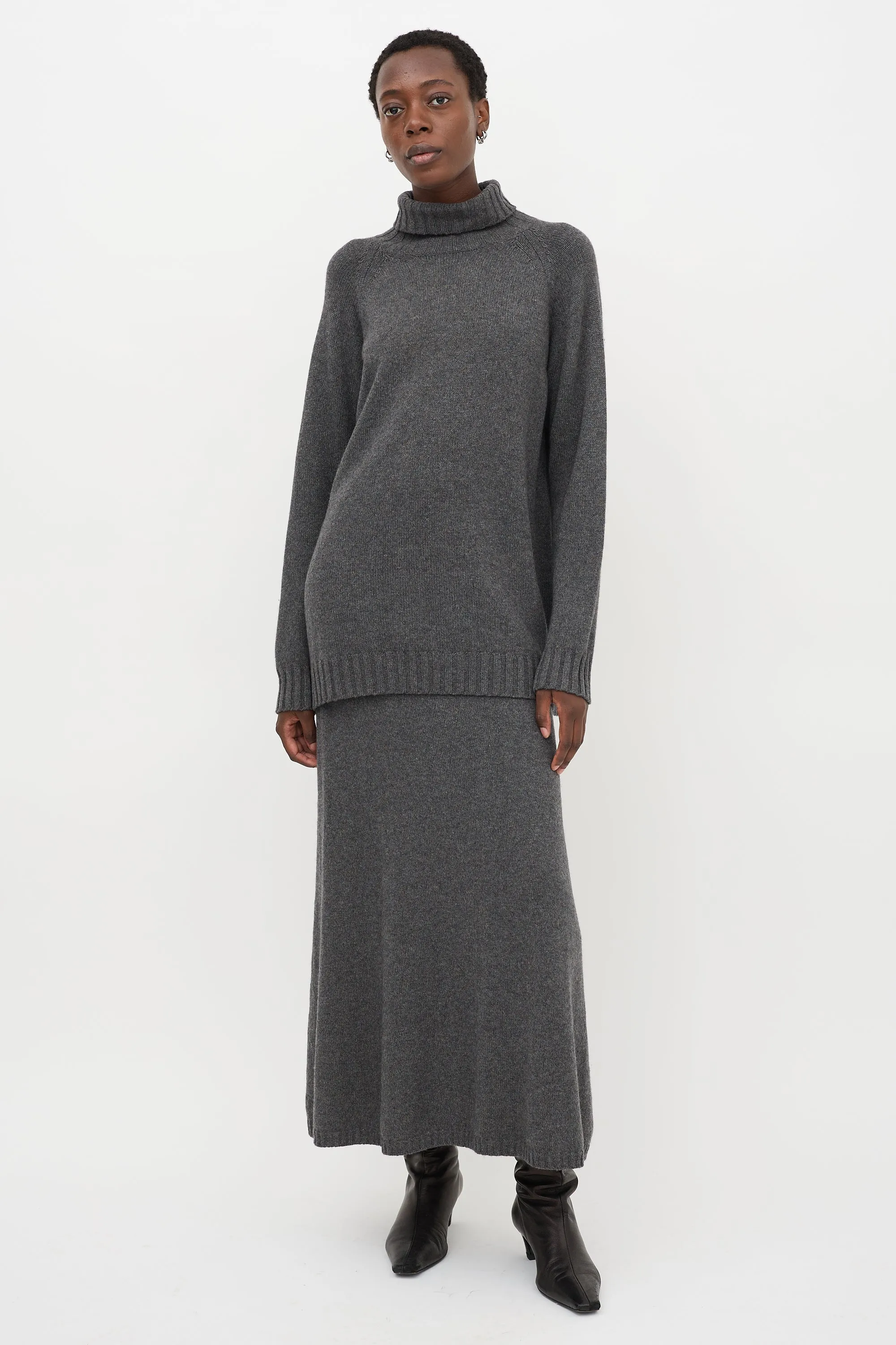 Vintage Cashmere Set sold by VSP Consignment product image thumbnail 2