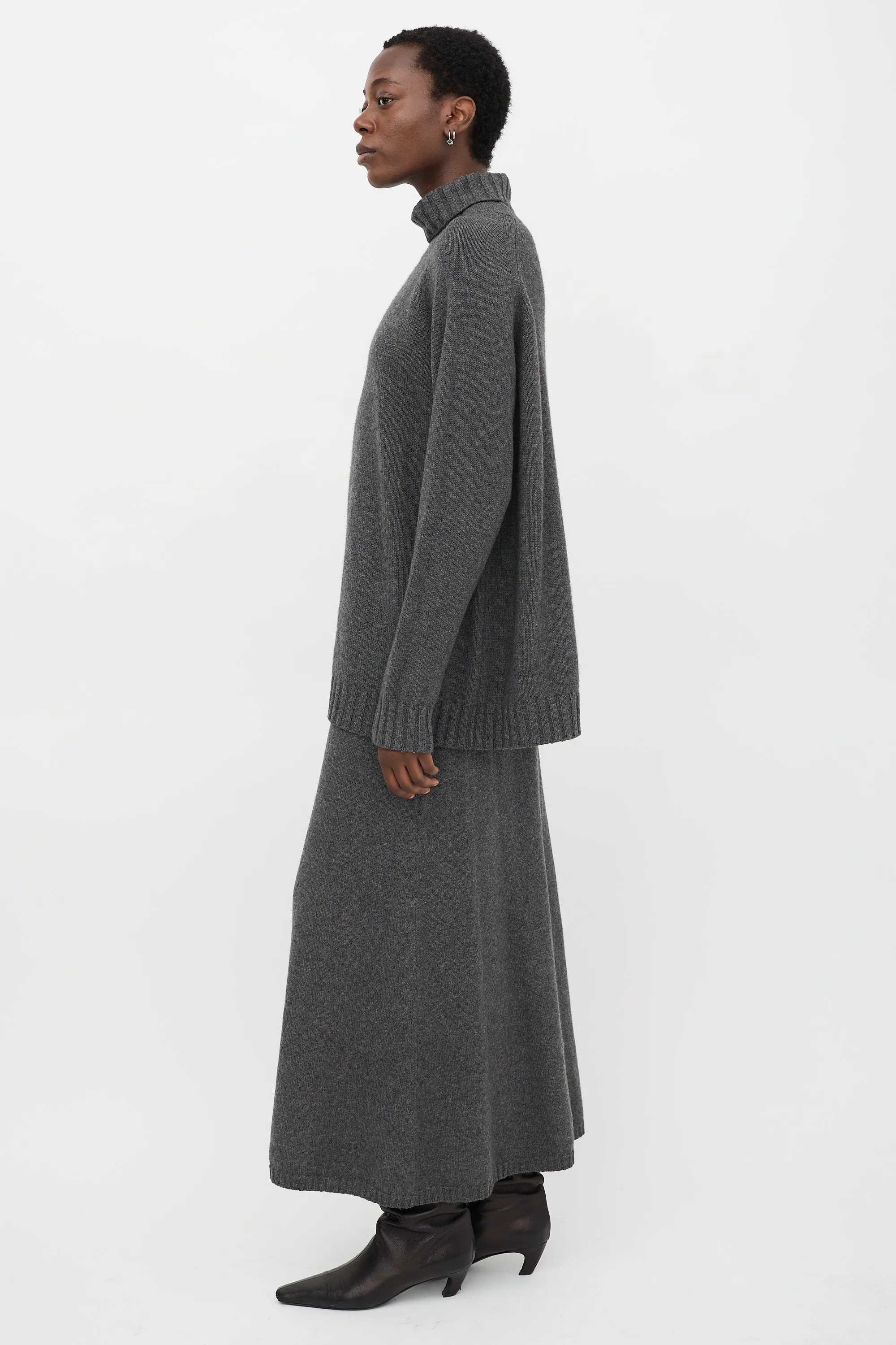 Vintage Cashmere Set sold by VSP Consignment product image thumbnail 4