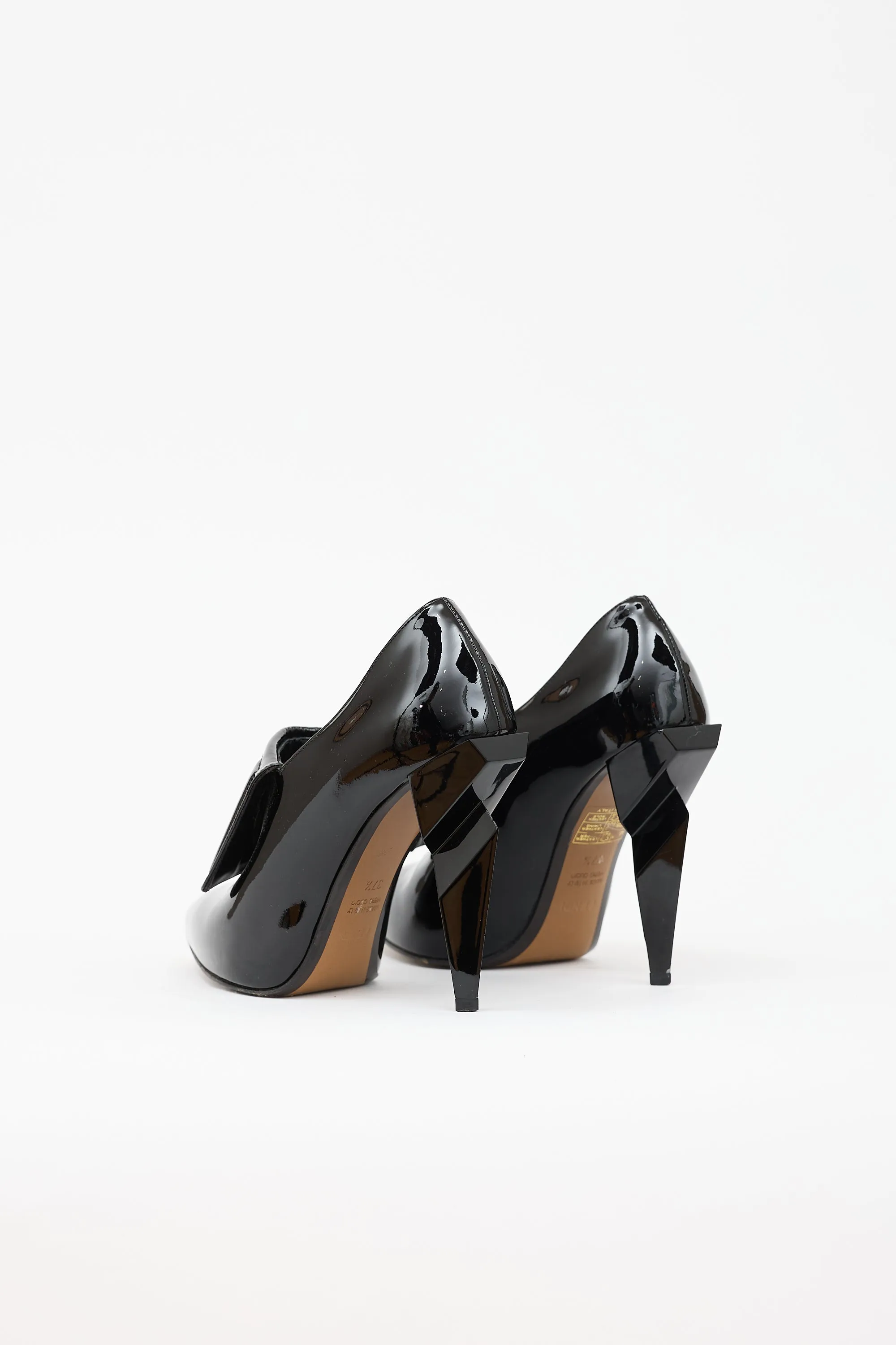 Patent Fold Over Pump sold by VSP Consignment product image thumbnail 4