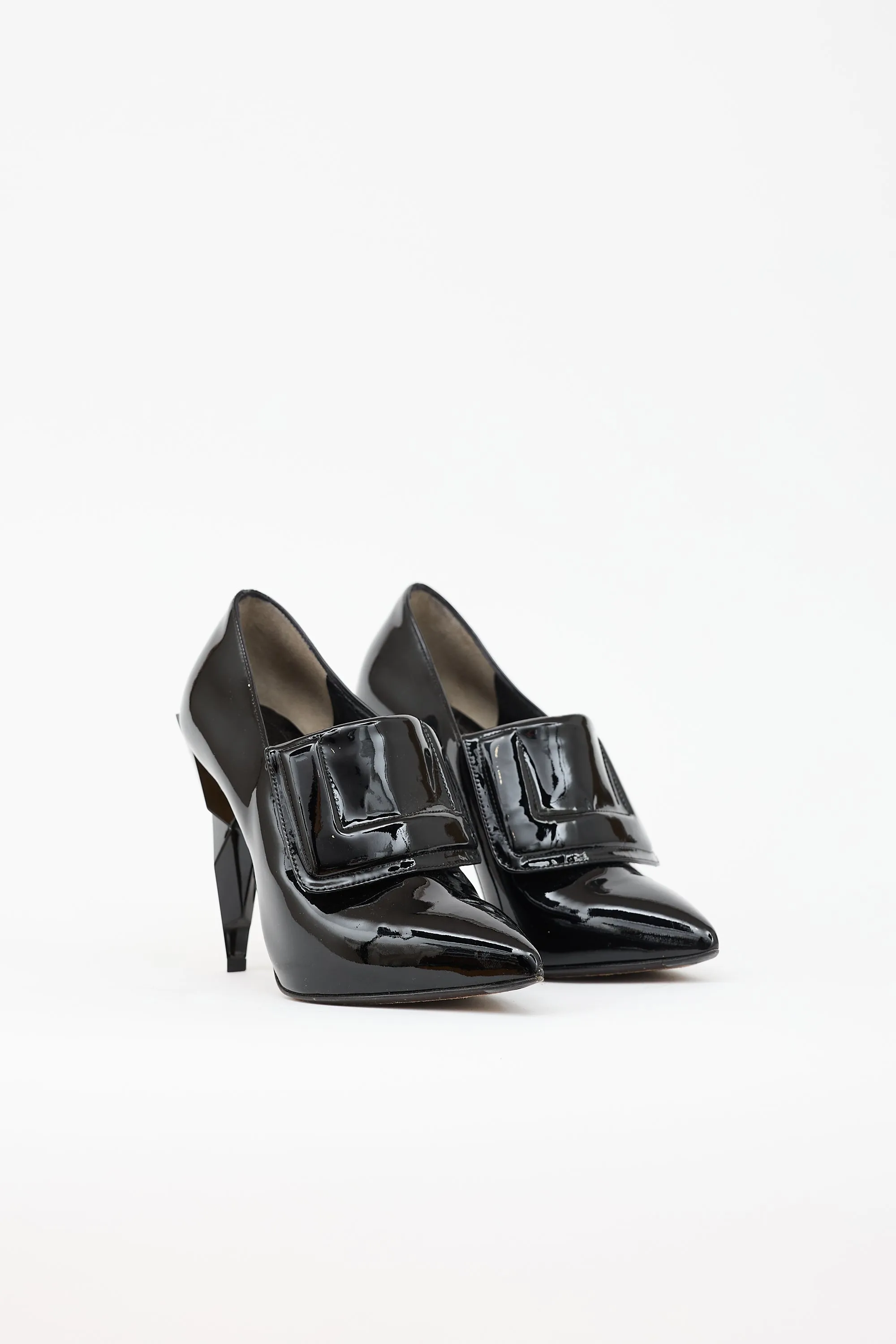 Patent Fold Over Pump sold by VSP Consignment product image thumbnail 2