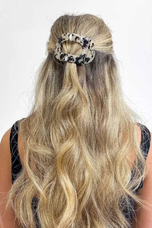 Glossy Hold Lay Flat Oval Hair Claw Clip sold by Madison + Mallory