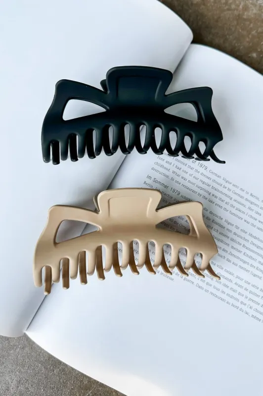 Holding it Together Oversized Hair Clip sold by Madison + Mallory