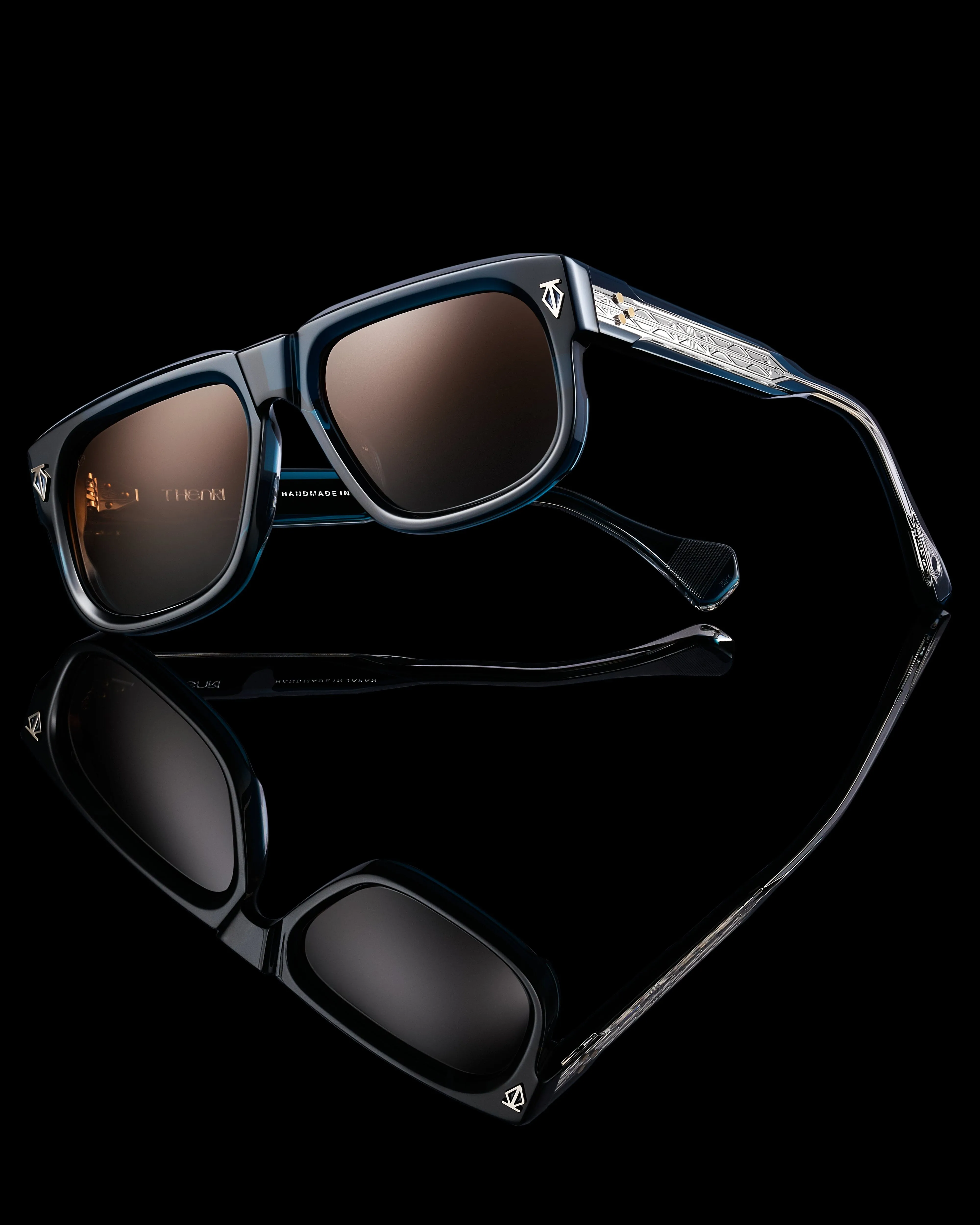 VALOUR sold by T Henri product image thumbnail 4