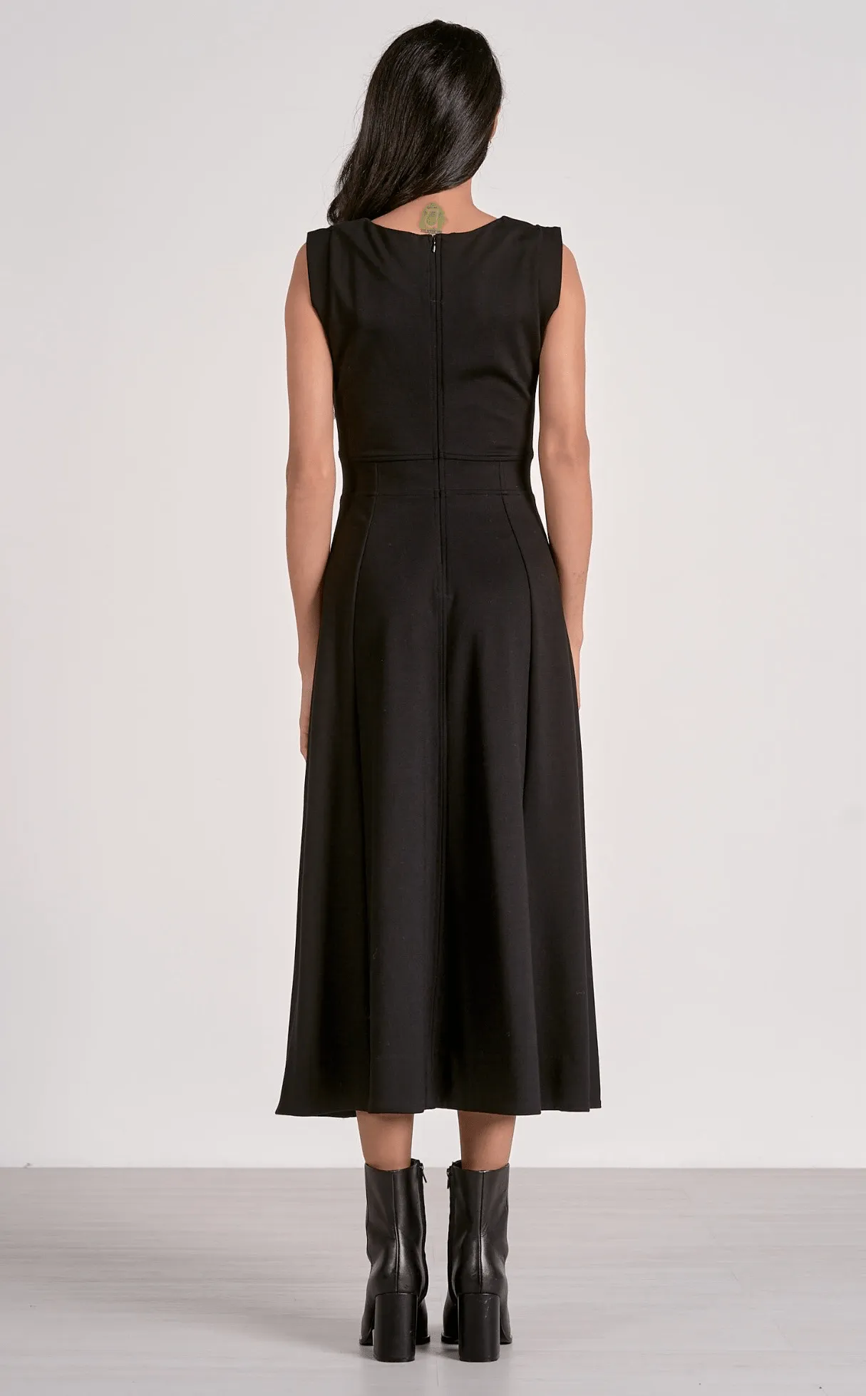 Black Midi Sleeveless Flare Dress sold by Oceanne product image thumbnail 2