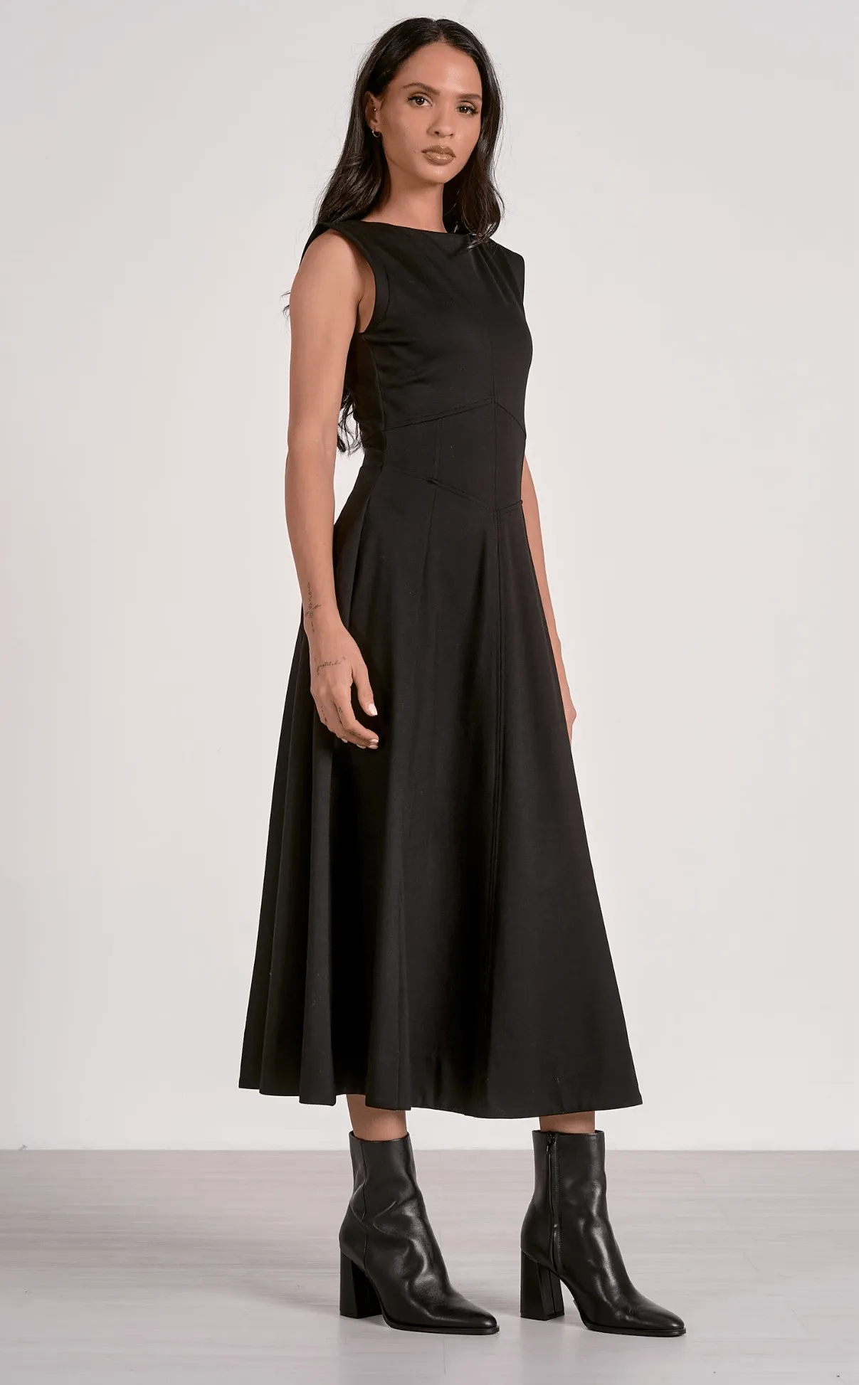 Black Midi Sleeveless Flare Dress sold by Oceanne product image thumbnail 3
