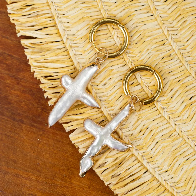 Altéa Pearl Cross Earrings made by Oceanne
