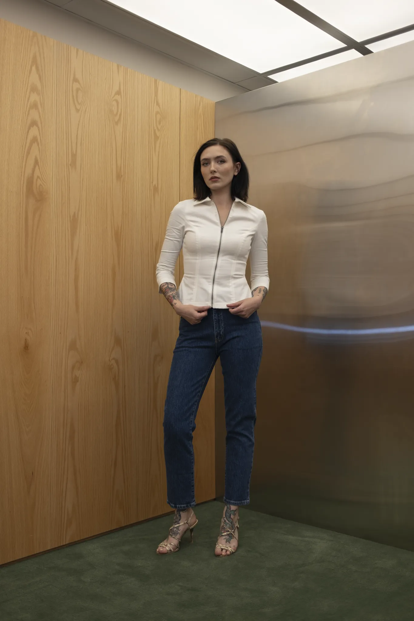 THE CURVE ZIP UP sold by Uncle Studios product image thumbnail 2