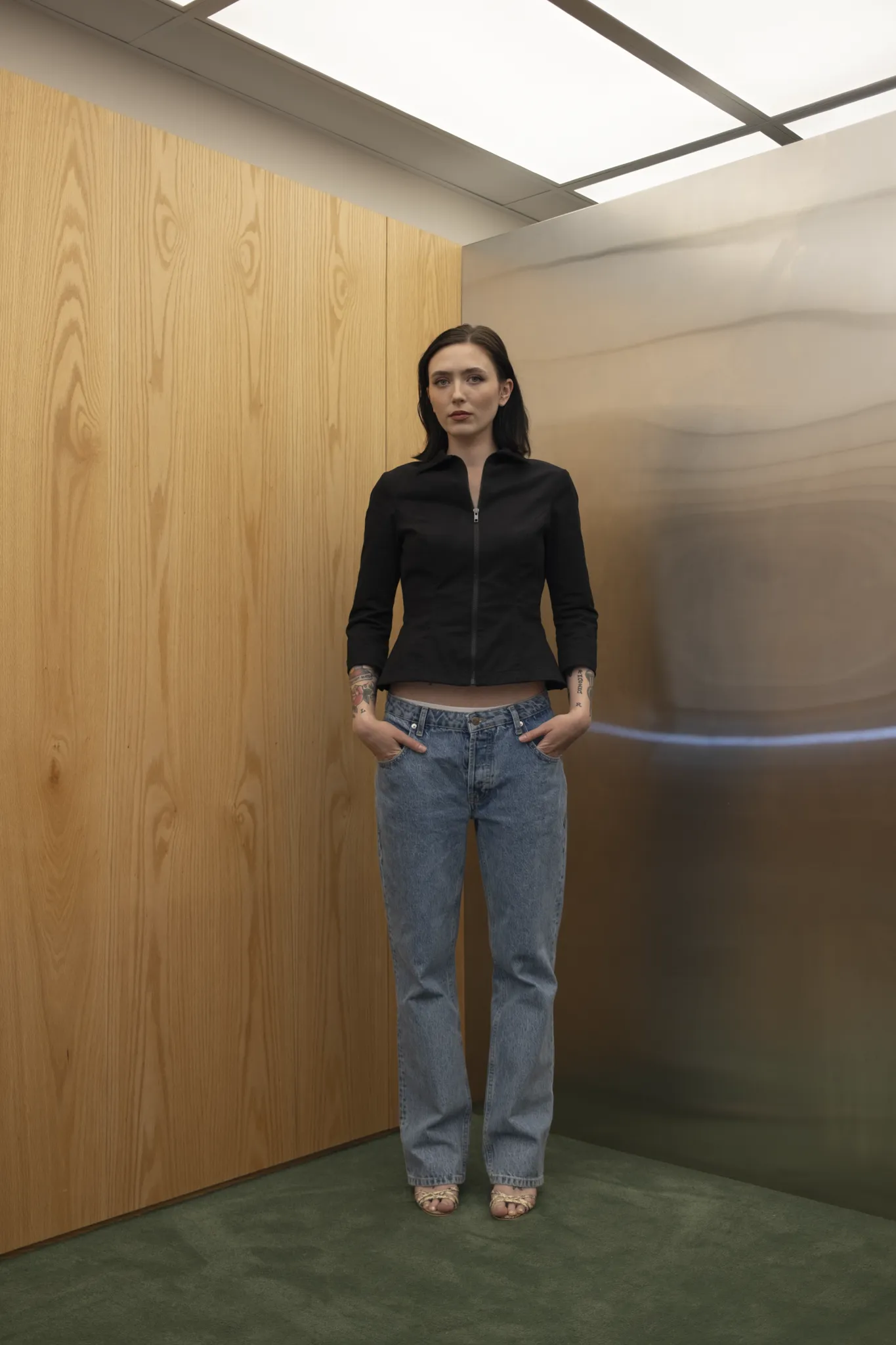 THE CURVE ZIP UP sold by Uncle Studios