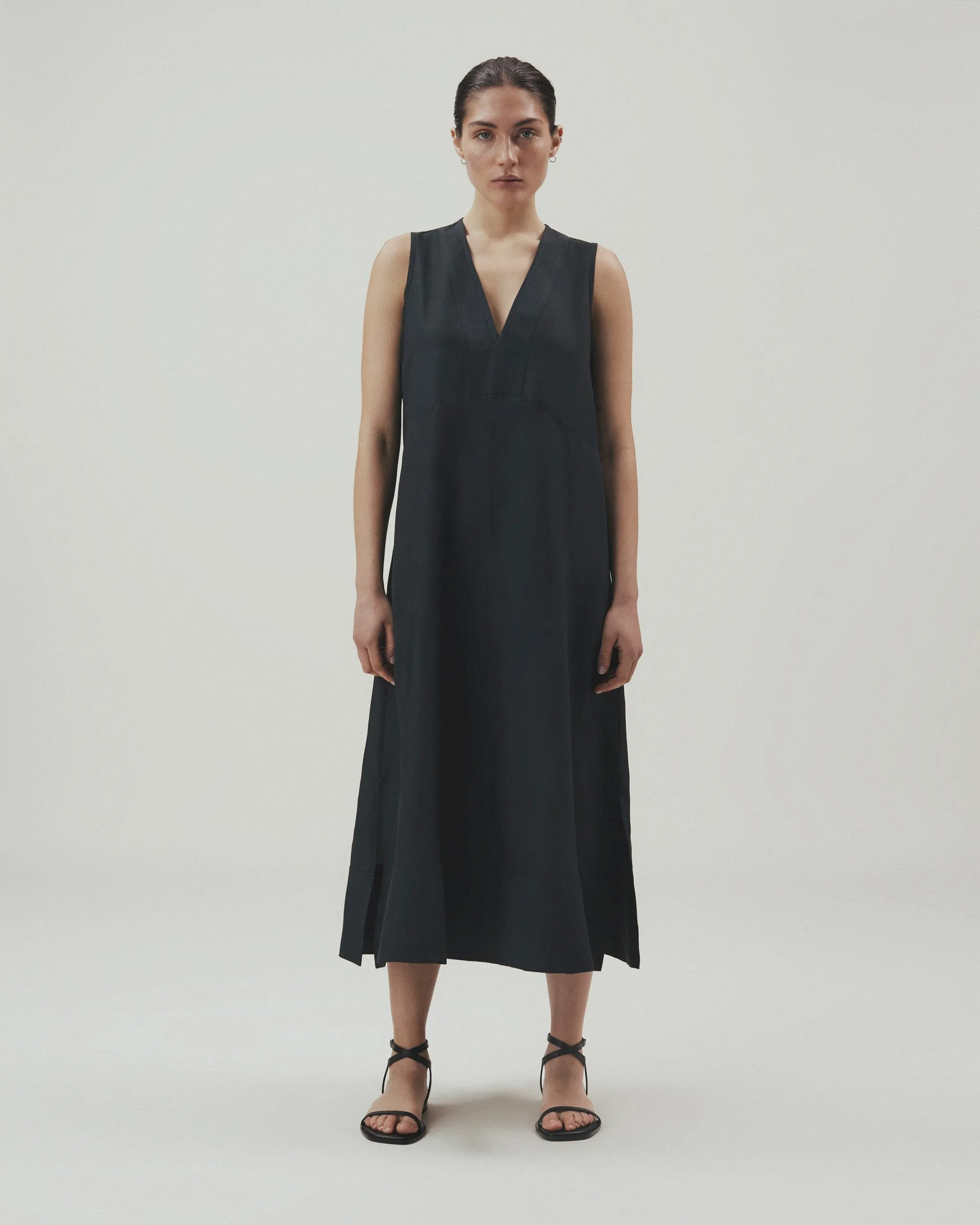 Women's Future-Linen Panelled V Neck Dress sold by Rise & Fall product image thumbnail 5