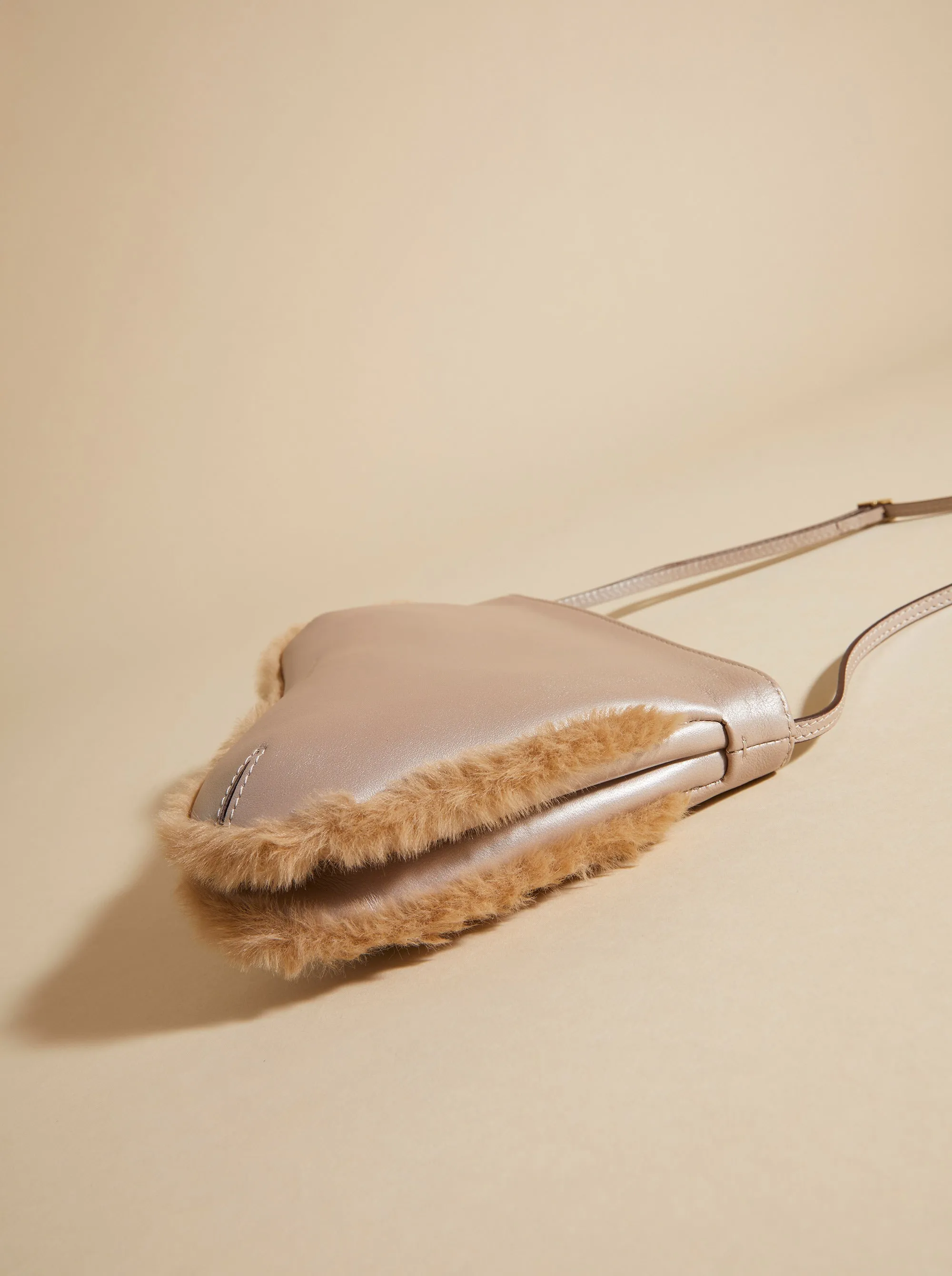 Curve Pink Pearl Soft sold by Manu Atelier