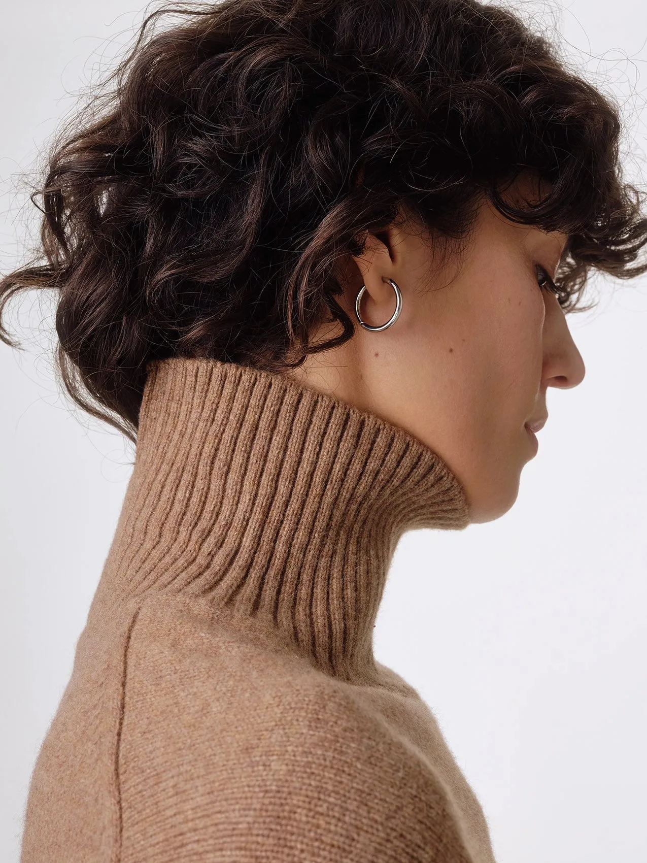 Elona Medium Palladium-Plated Hoop Earrings sold by Aeyde product image thumbnail 4
