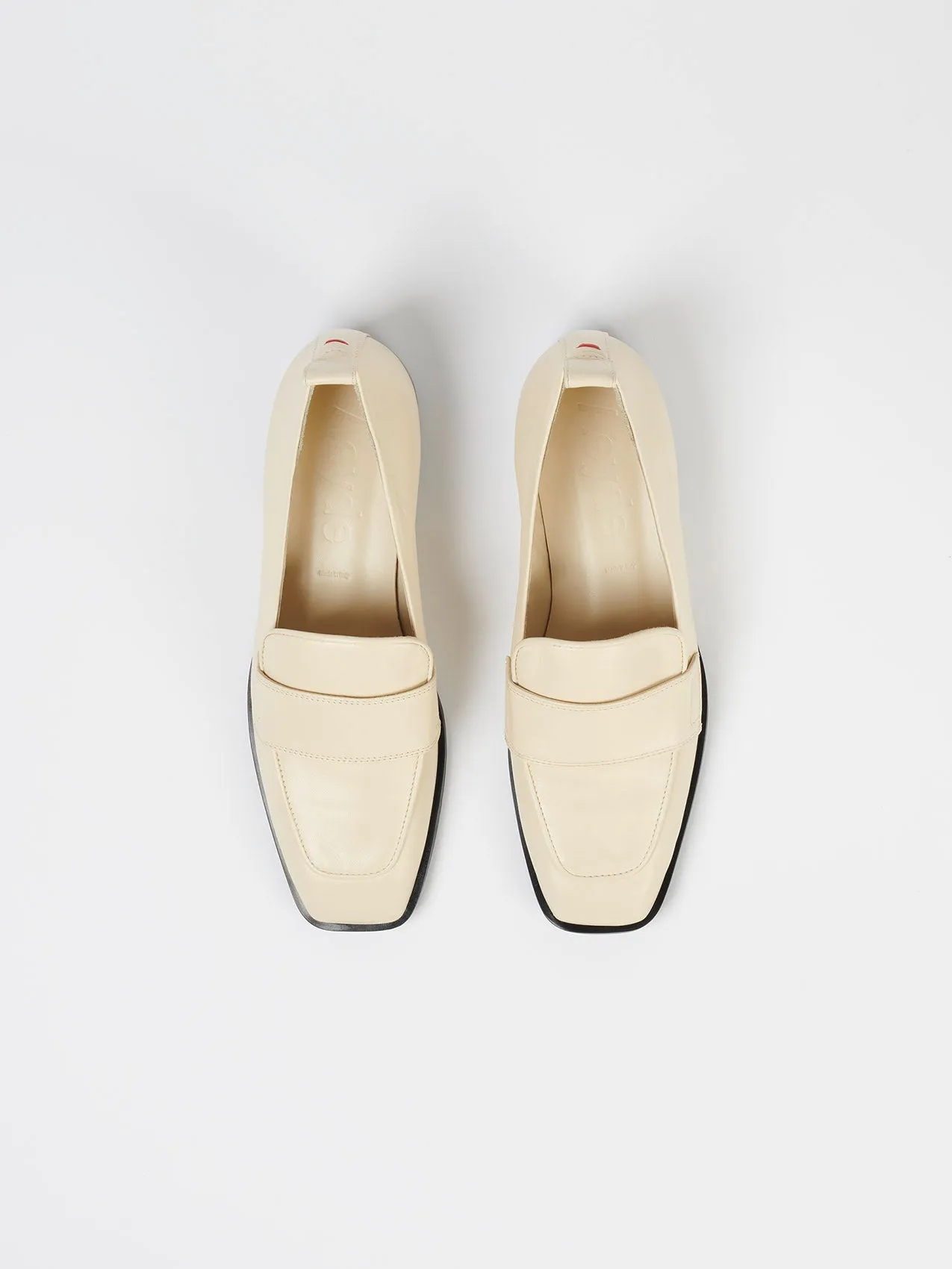 Julie Creamy Nappa sold by Aeyde product image thumbnail 4