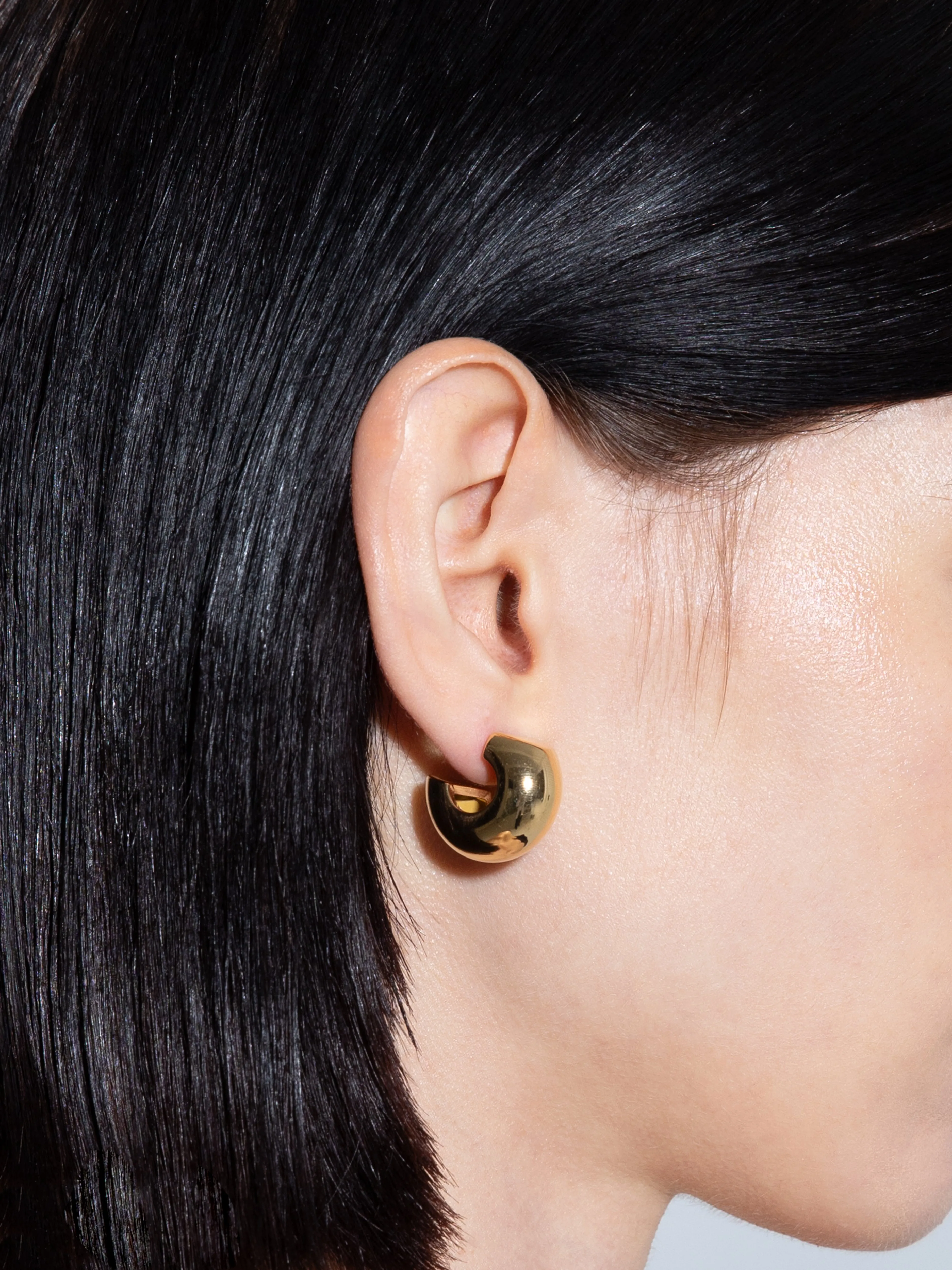 Alma Medium 18kt Gold-Plated Earrings sold by Aeyde product image thumbnail 5