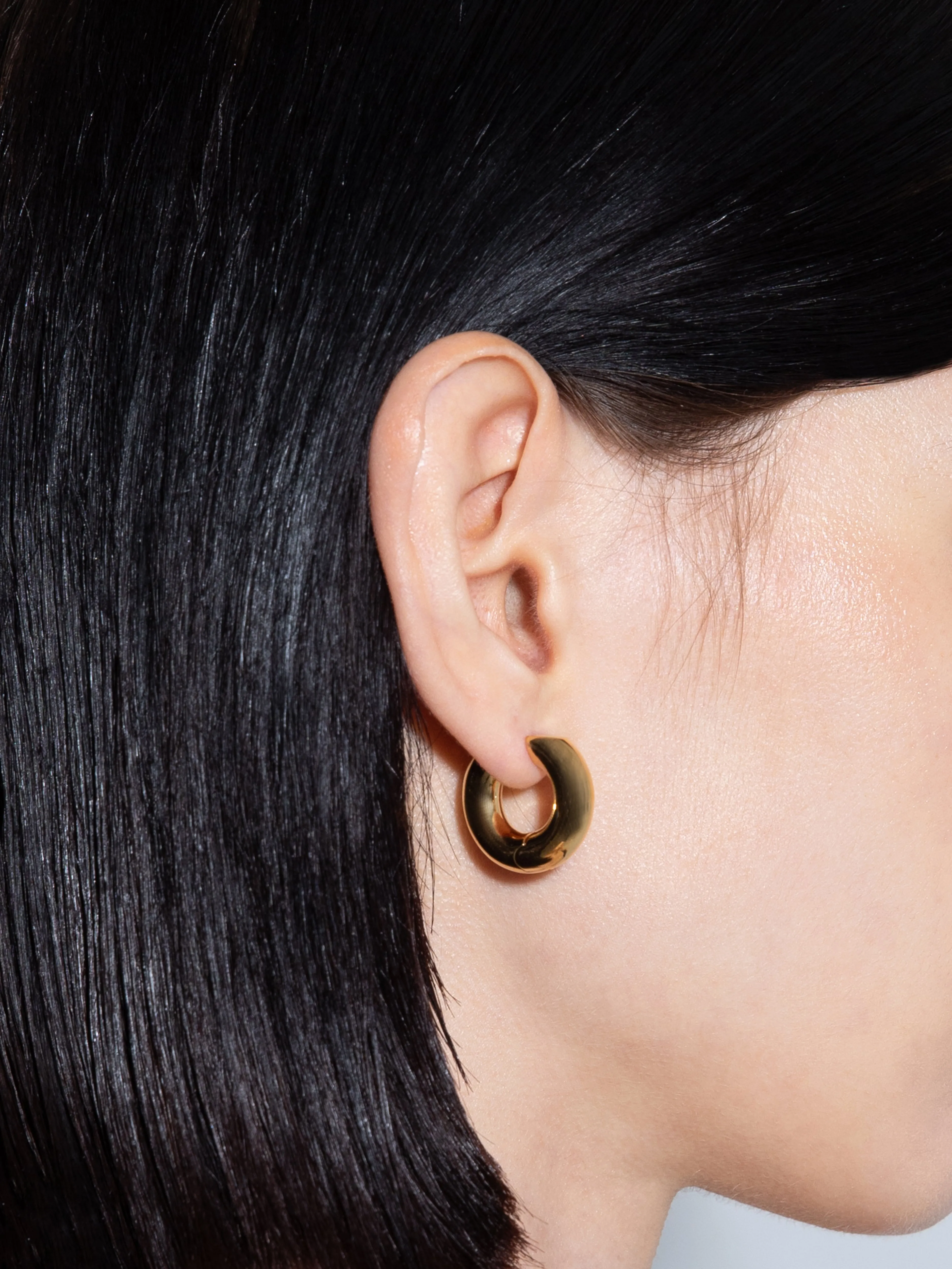 Alaya Medium 18kt Gold-Plated Hoop Earrings sold by Aeyde product image thumbnail 5