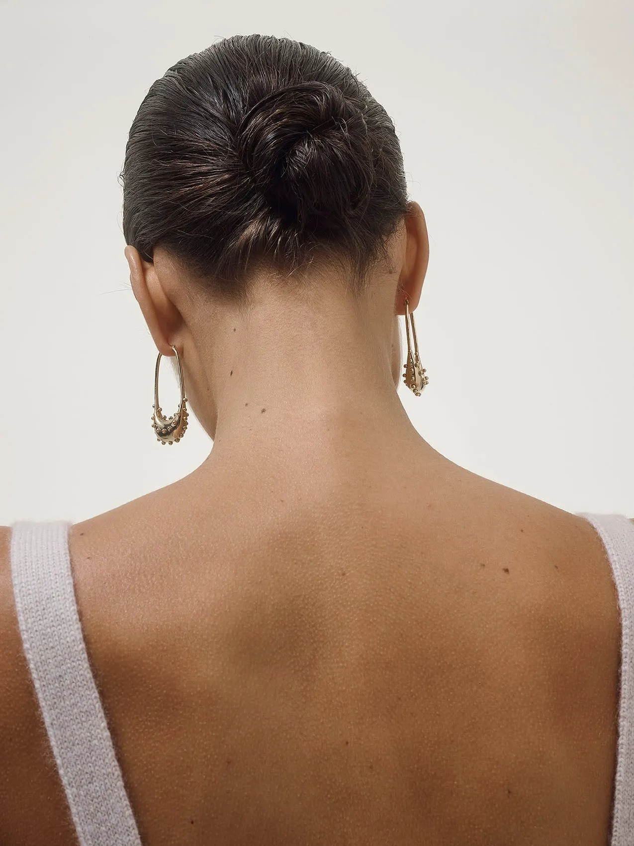 Ellen 18kt Gold-Plated Hoop Earrings sold by Aeyde product image thumbnail 4