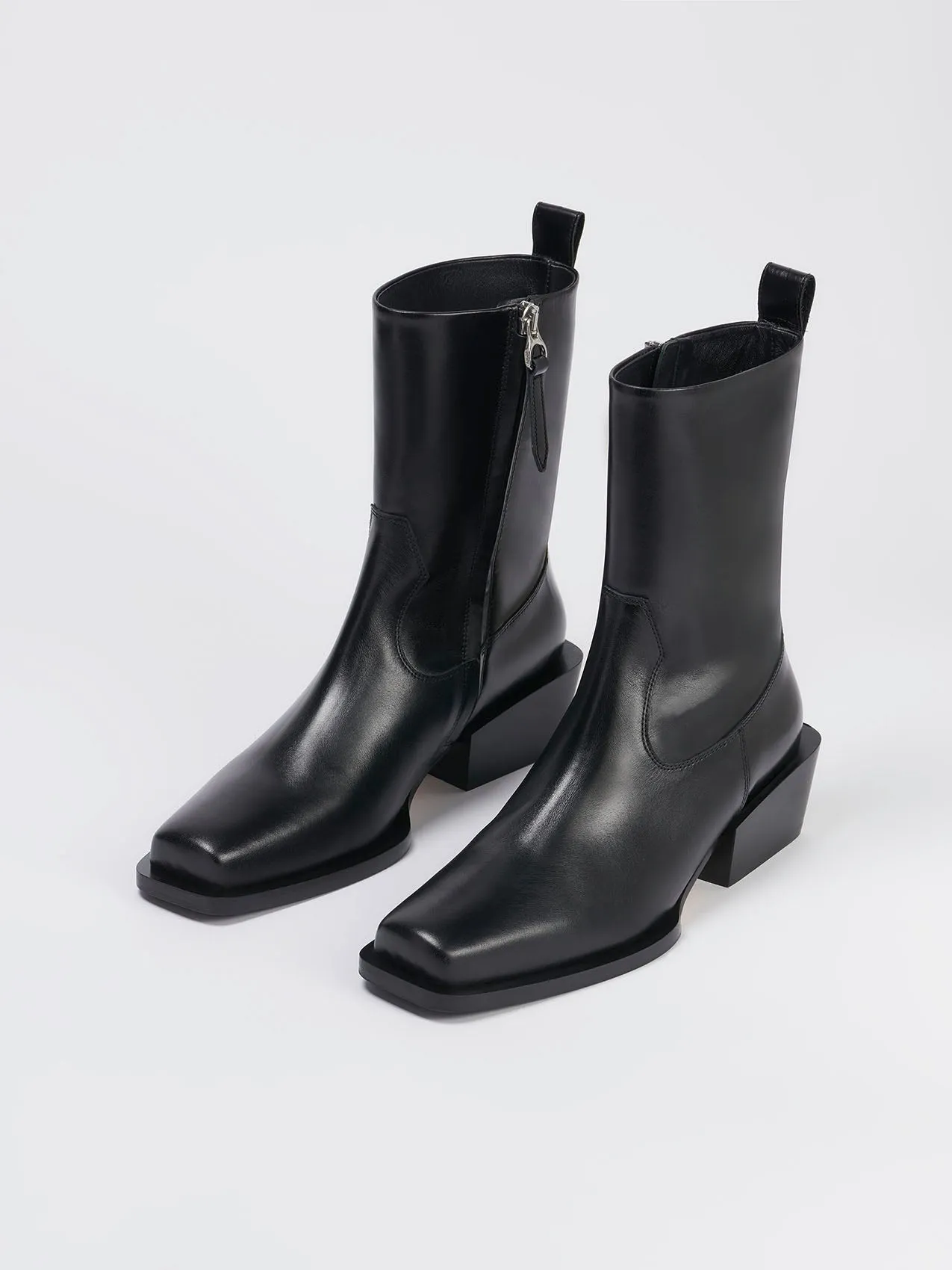 Bill Black Calf sold by Aeyde product image thumbnail 2