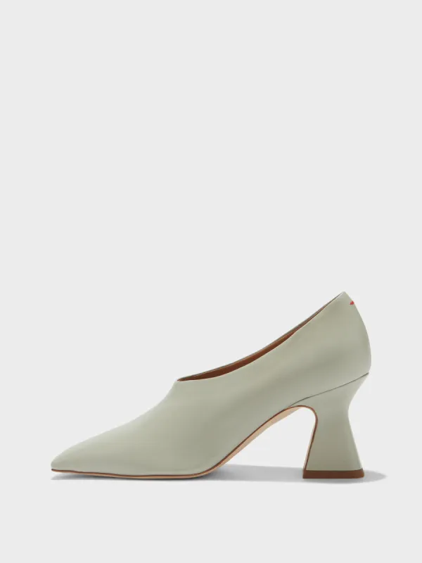 Nova Leather Pointed Pumps sold by Aeyde