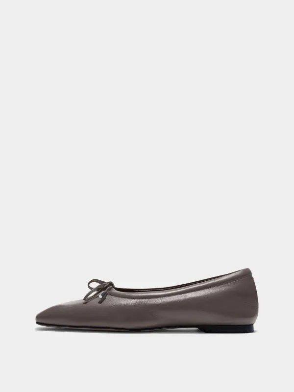 Nomi Glove-Fit Flats made by Aeyde
