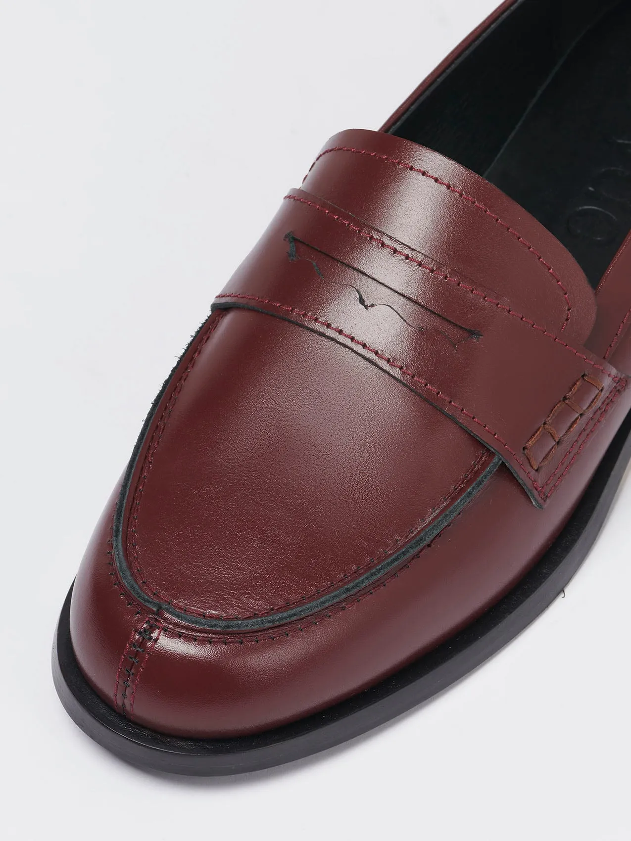 Oscar Port Calf sold by Aeyde product image thumbnail 3